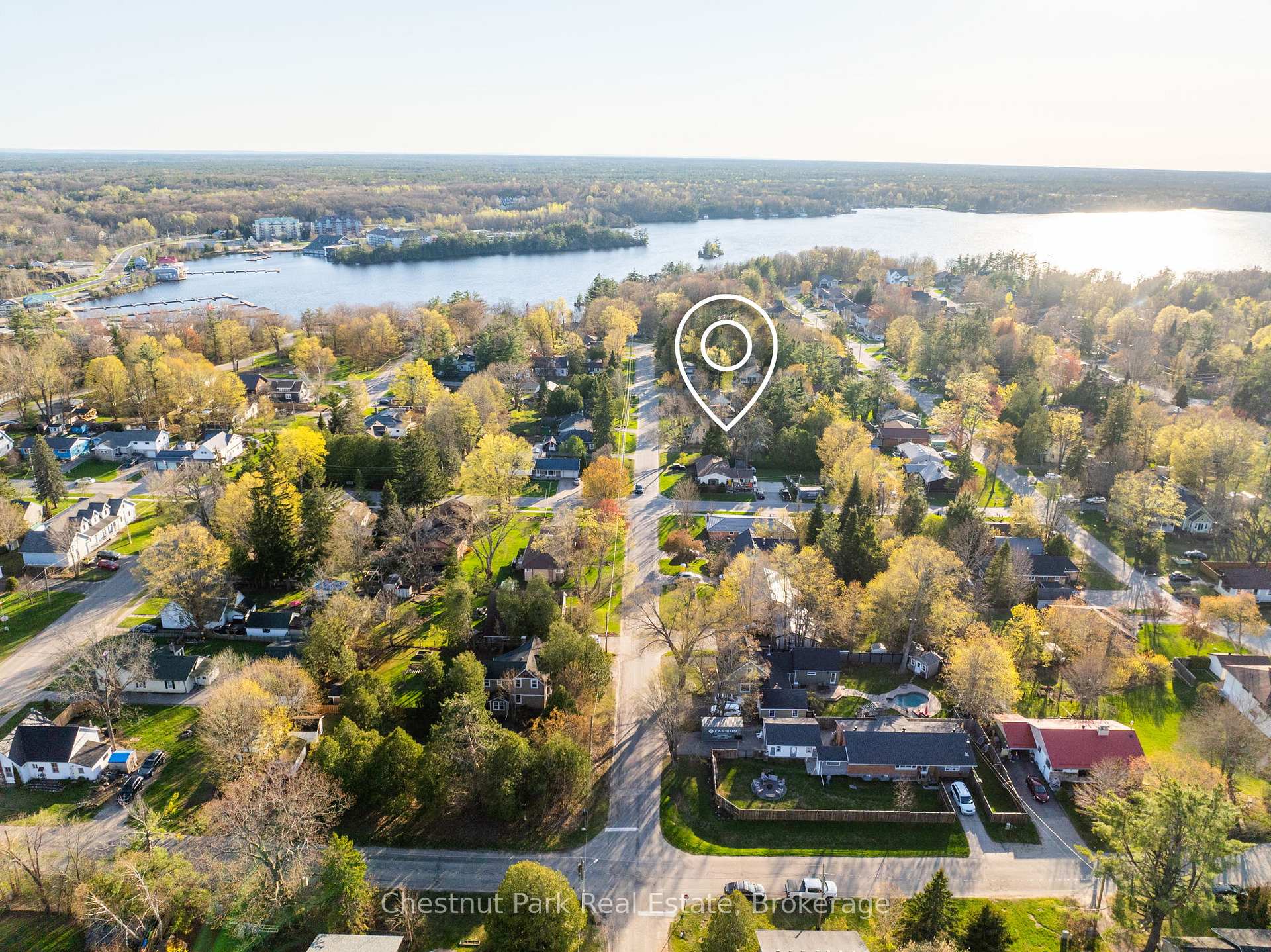 Photo 3 of 430 Farquhar Street, Gravenhurst, Muskoka (S) — HOMEH