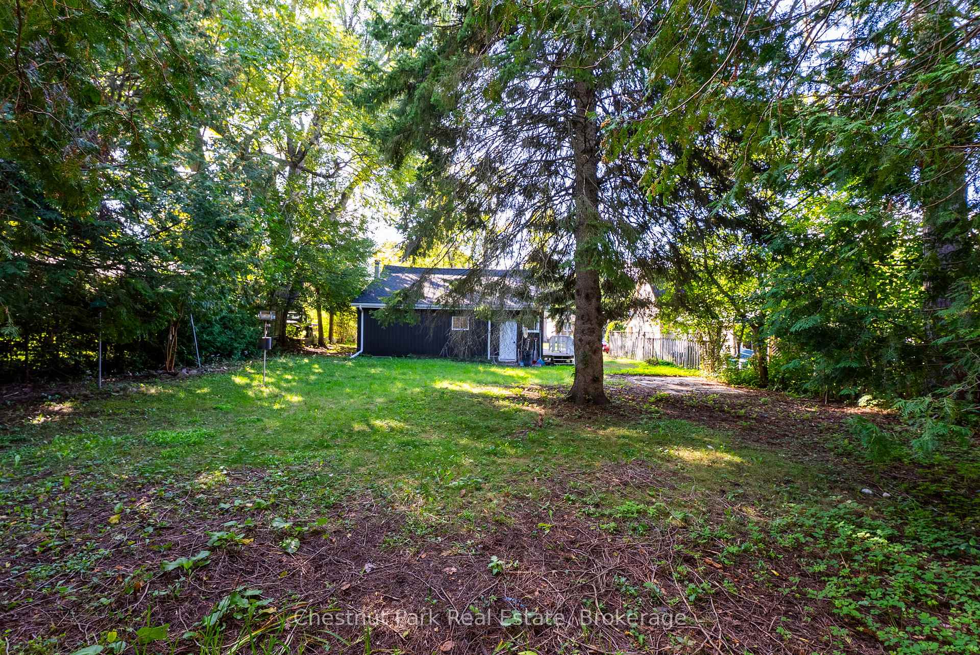 Photo 4 of 430 Farquhar Street, Gravenhurst, Muskoka (S) — HOMEH