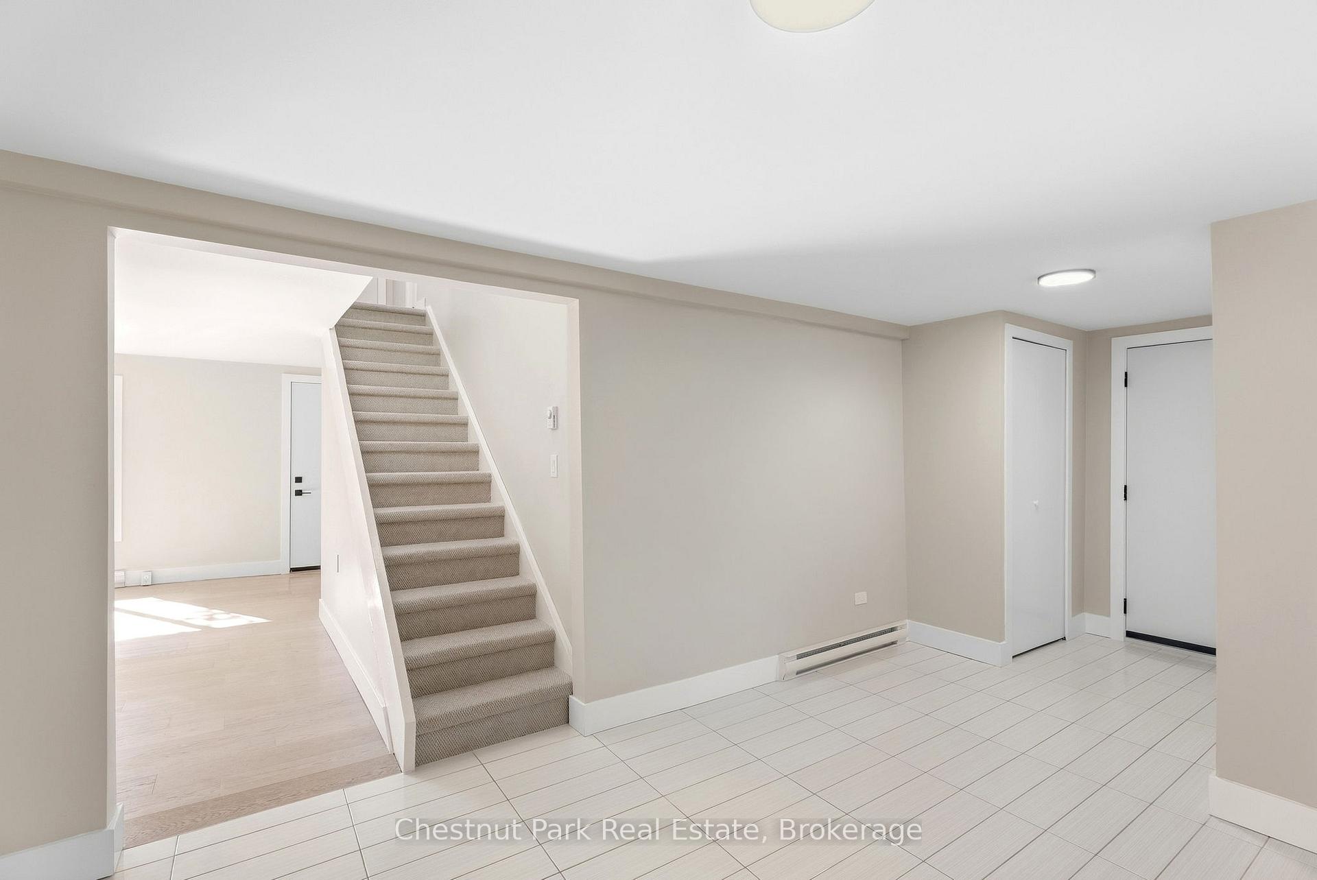 Photo 9 of 430 Farquhar Street, Gravenhurst, Muskoka (S) — HOMEH