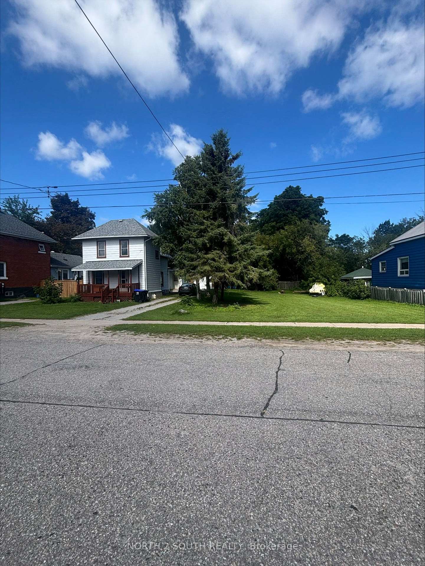 Photo 2 of 242 Barnett Avenue, Midland — HOMEH