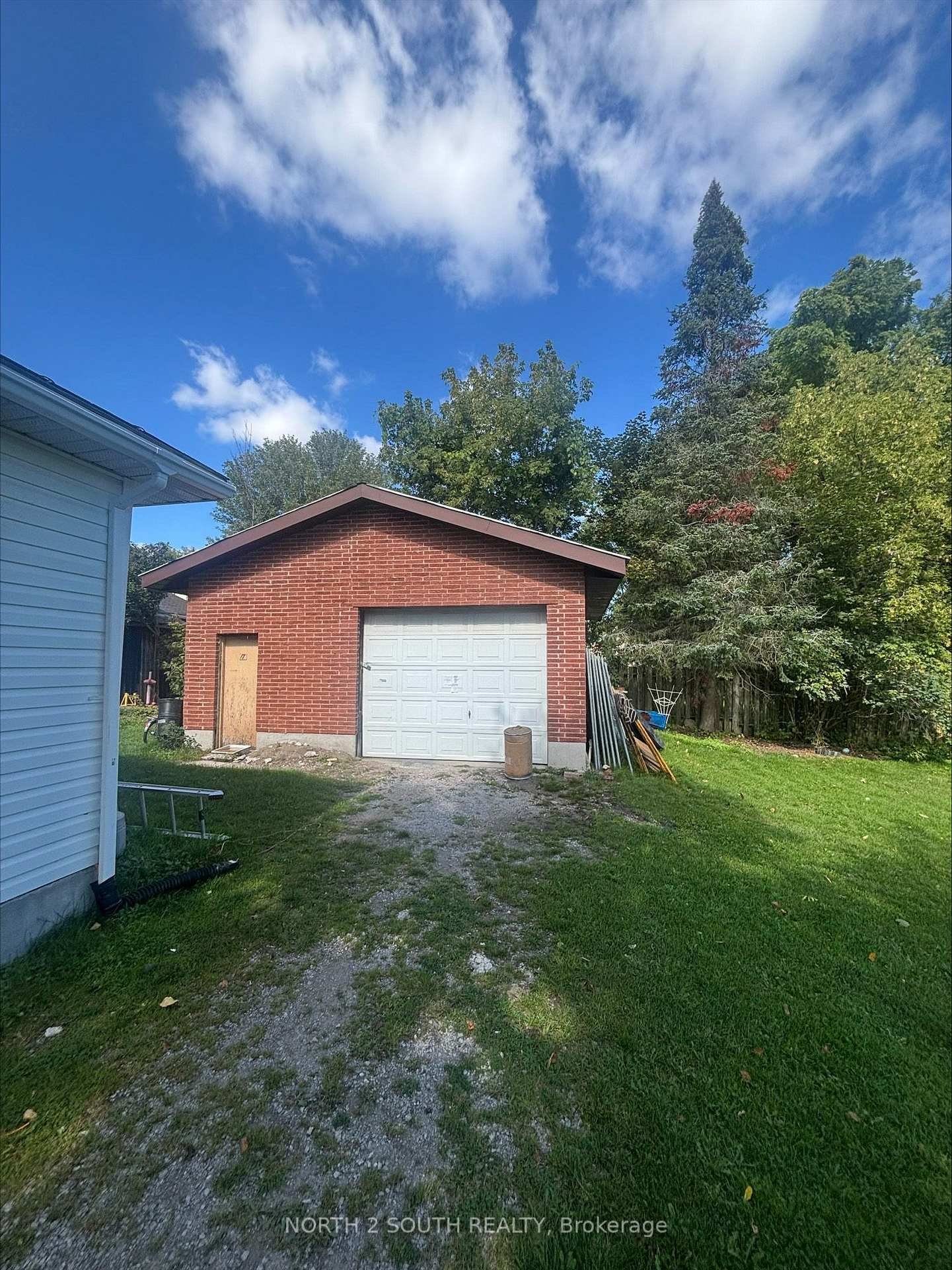 Photo 5 of 242 Barnett Avenue, Midland — HOMEH