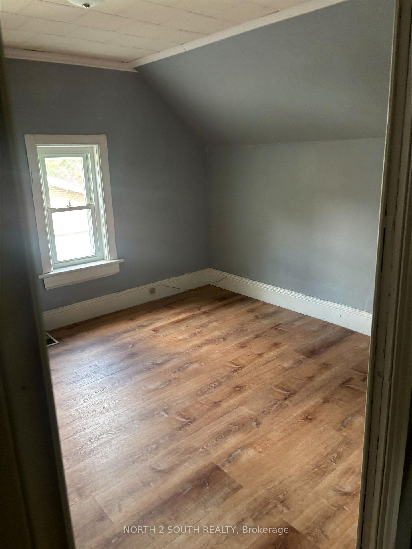 Photo 17 of 242 Barnett Avenue, Midland — HOMEH