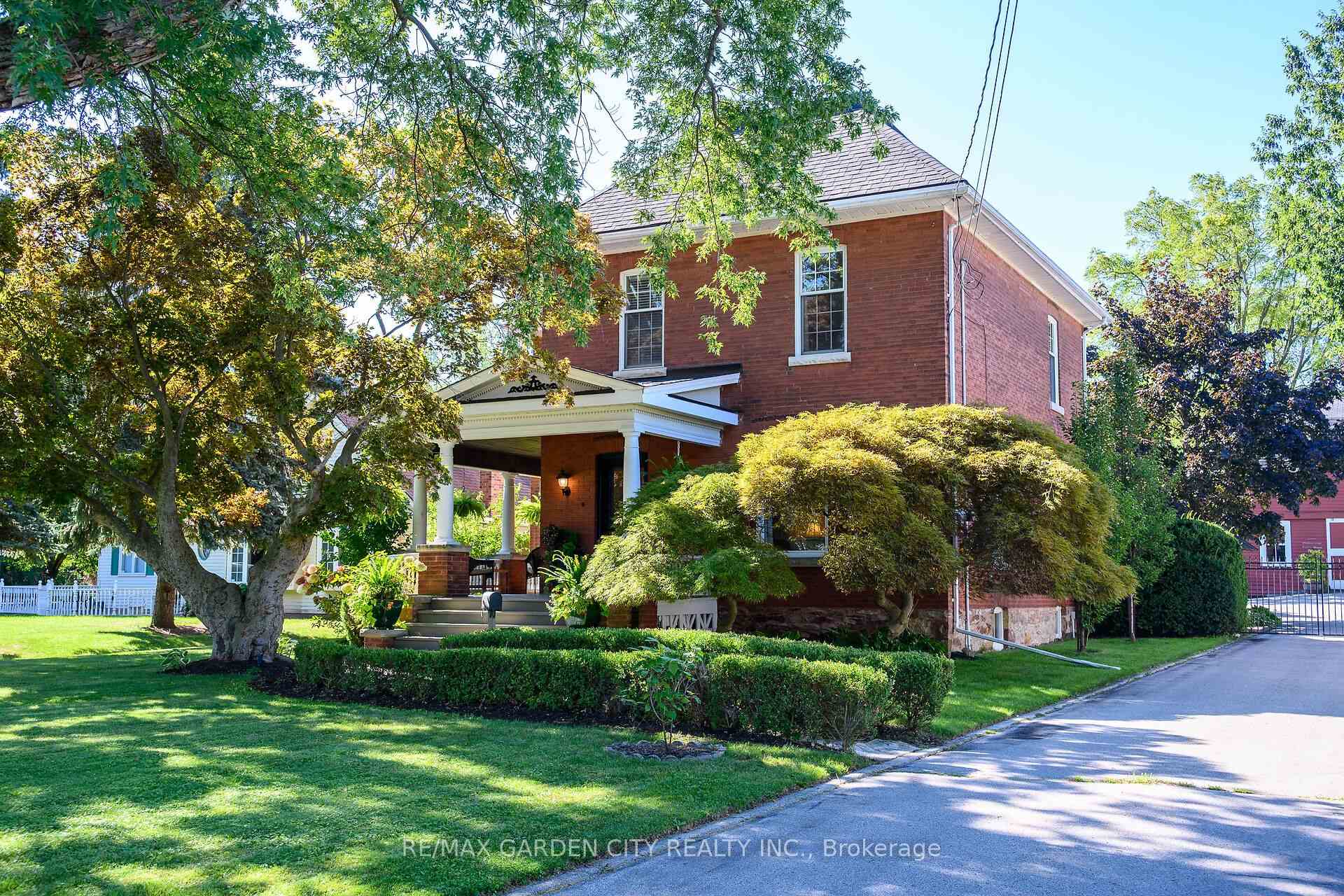 Photo 1 of 126 Main Street E, Grimsby, Grimsby East — HOMEH