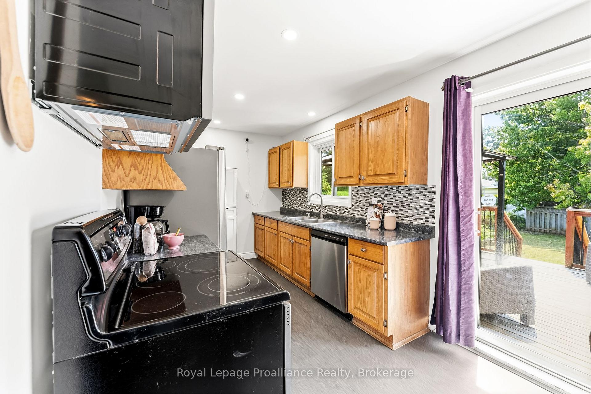 Photo 13 of 110 Ontario Street, Brighton, Rural Brighton — HOMEH