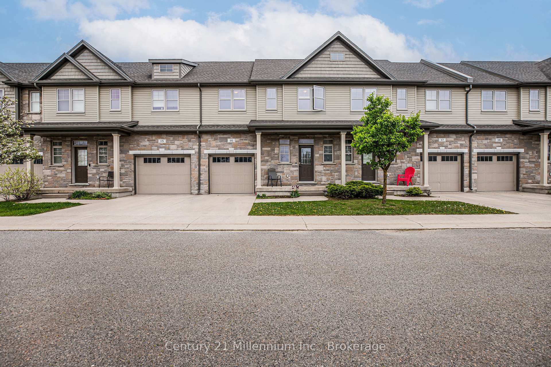 Front of Unit Unit #16, 935 Goderich Street