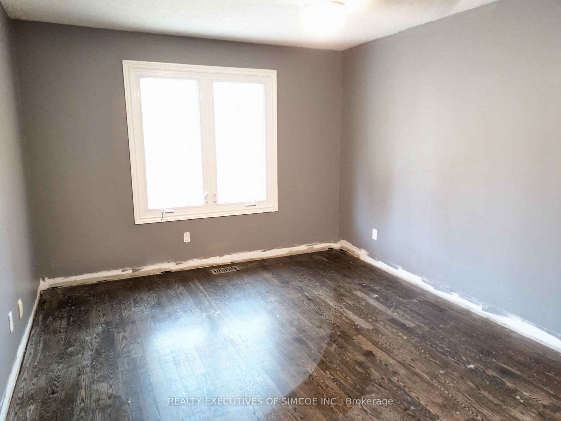 Photo 14 of 75 James Street, Barrie, Ardagh — HOMEH