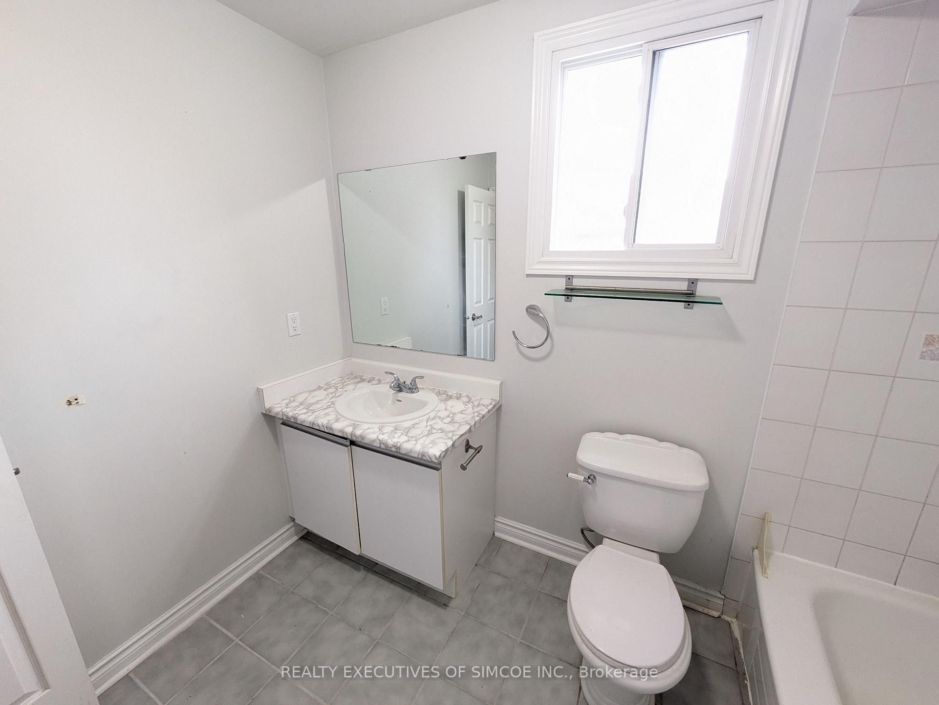 Photo 24 of 75 James Street, Barrie, Ardagh — HOMEH