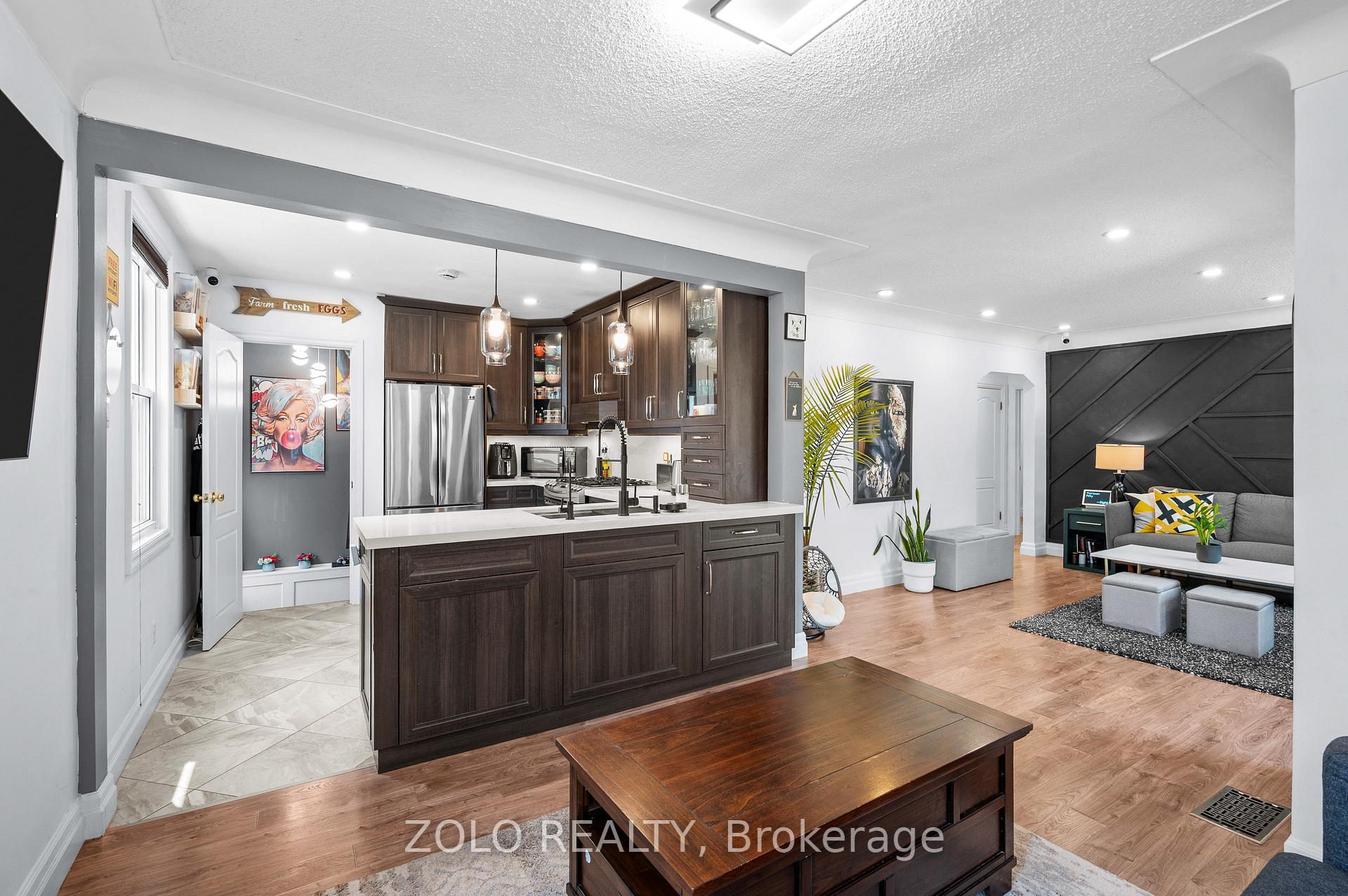 Photo 9 of 442 Queen Mary Drive, Oakville, Queen Elizabeth — HOMEH