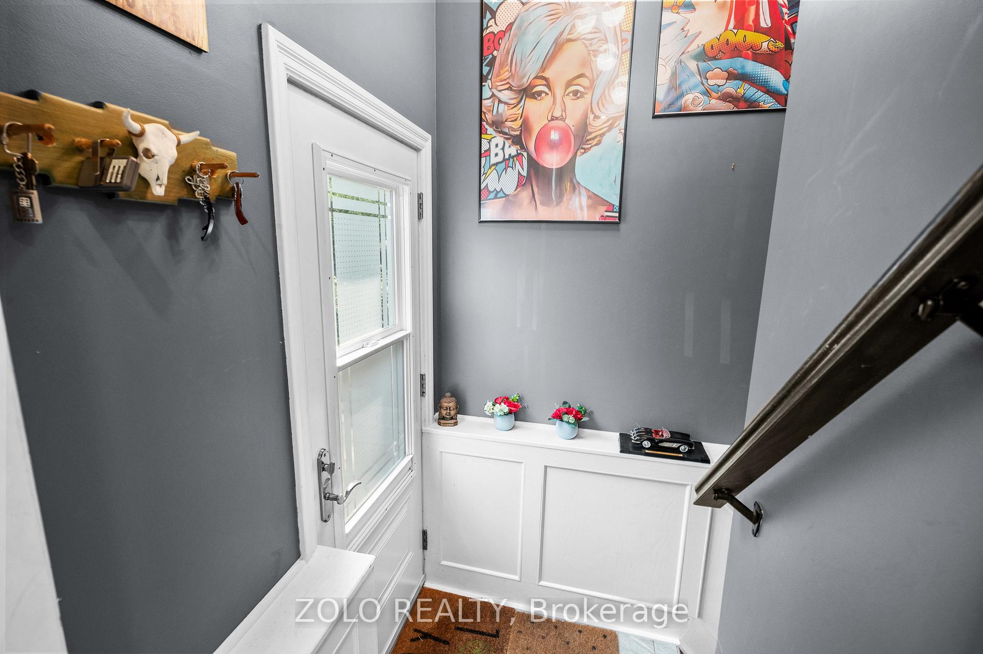 Photo 14 of 442 Queen Mary Drive, Oakville, Queen Elizabeth — HOMEH