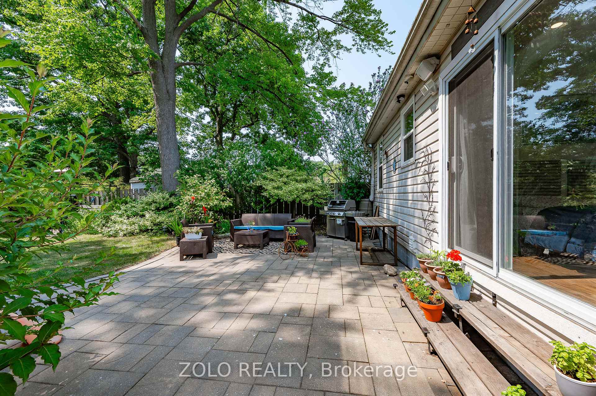 Photo 33 of 442 Queen Mary Drive, Oakville, Queen Elizabeth — HOMEH