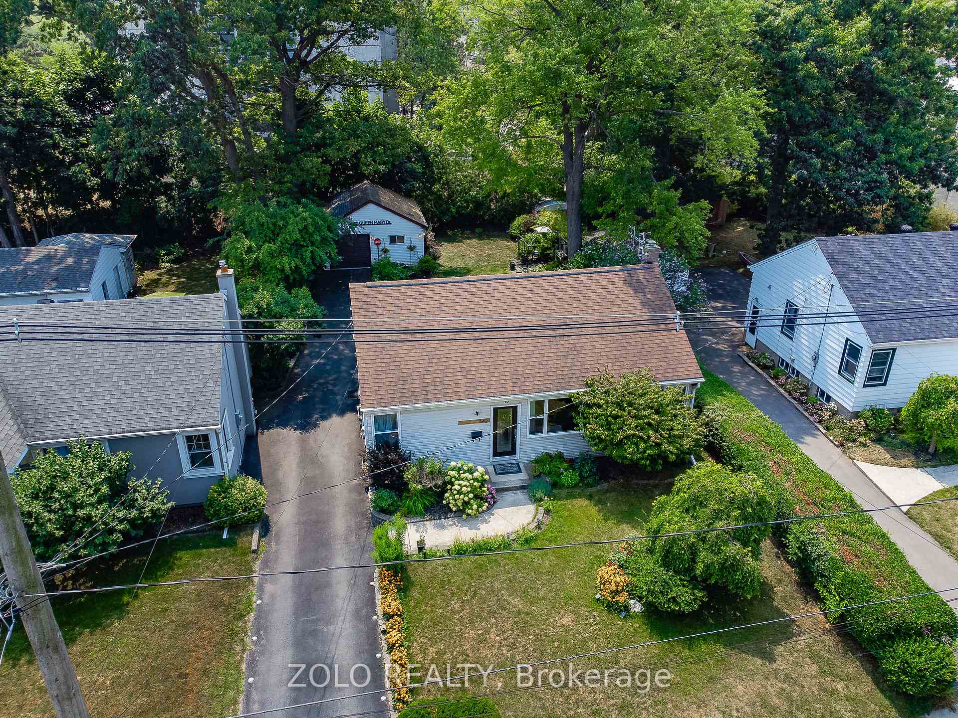 Photo 34 of 442 Queen Mary Drive, Oakville, Queen Elizabeth — HOMEH