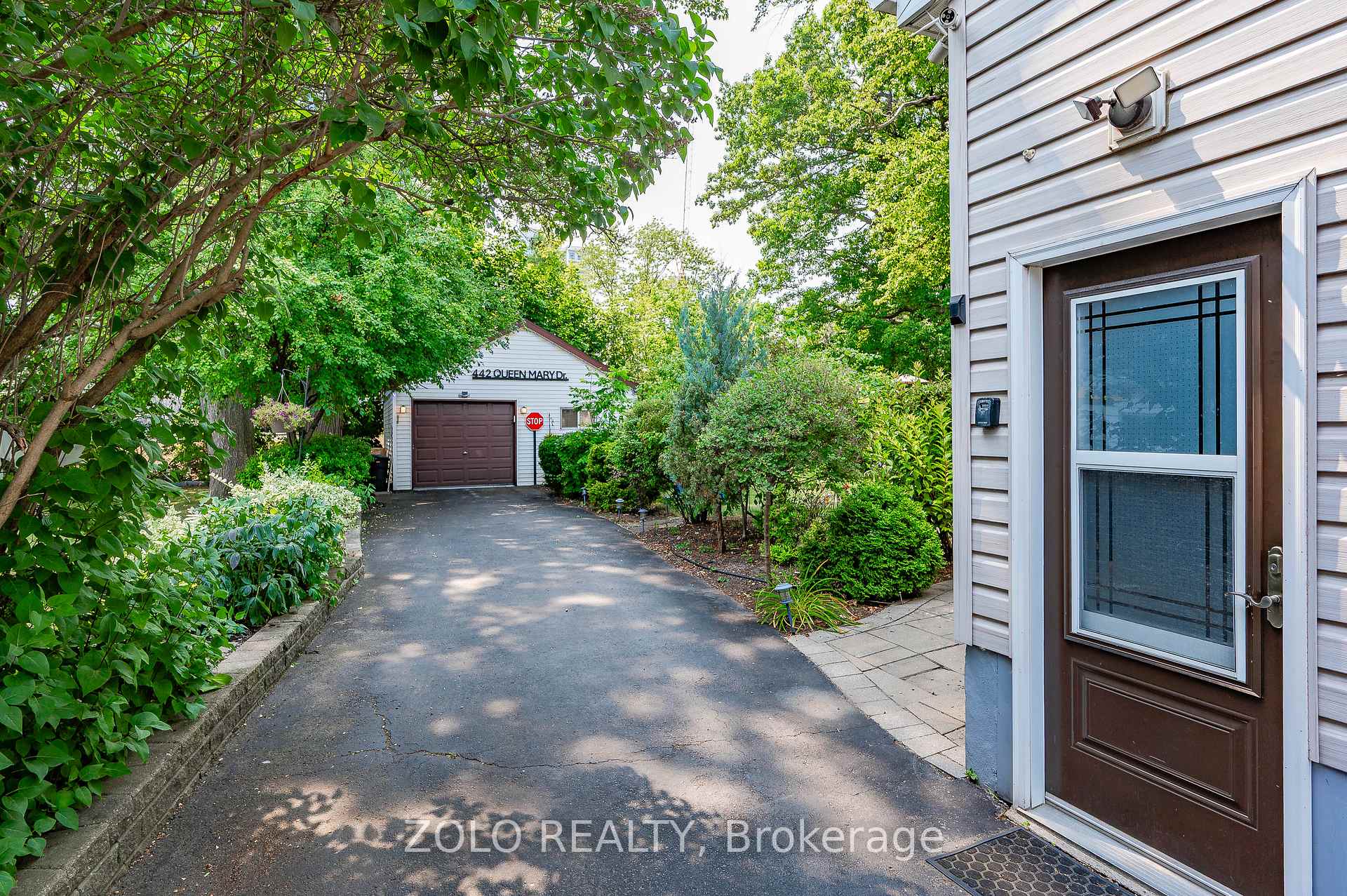 Photo 35 of 442 Queen Mary Drive, Oakville, Queen Elizabeth — HOMEH
