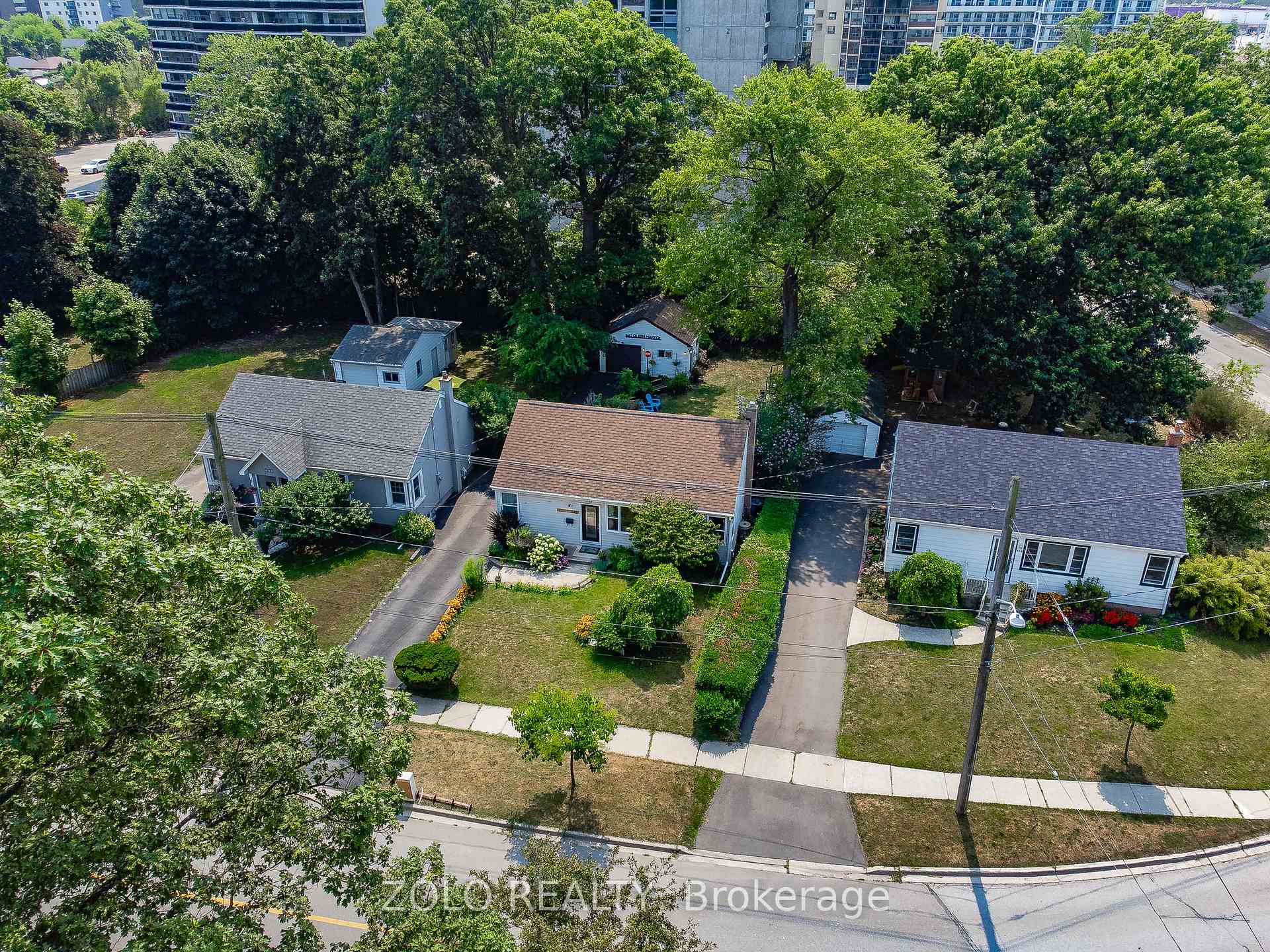 Photo 38 of 442 Queen Mary Drive, Oakville, Queen Elizabeth — HOMEH