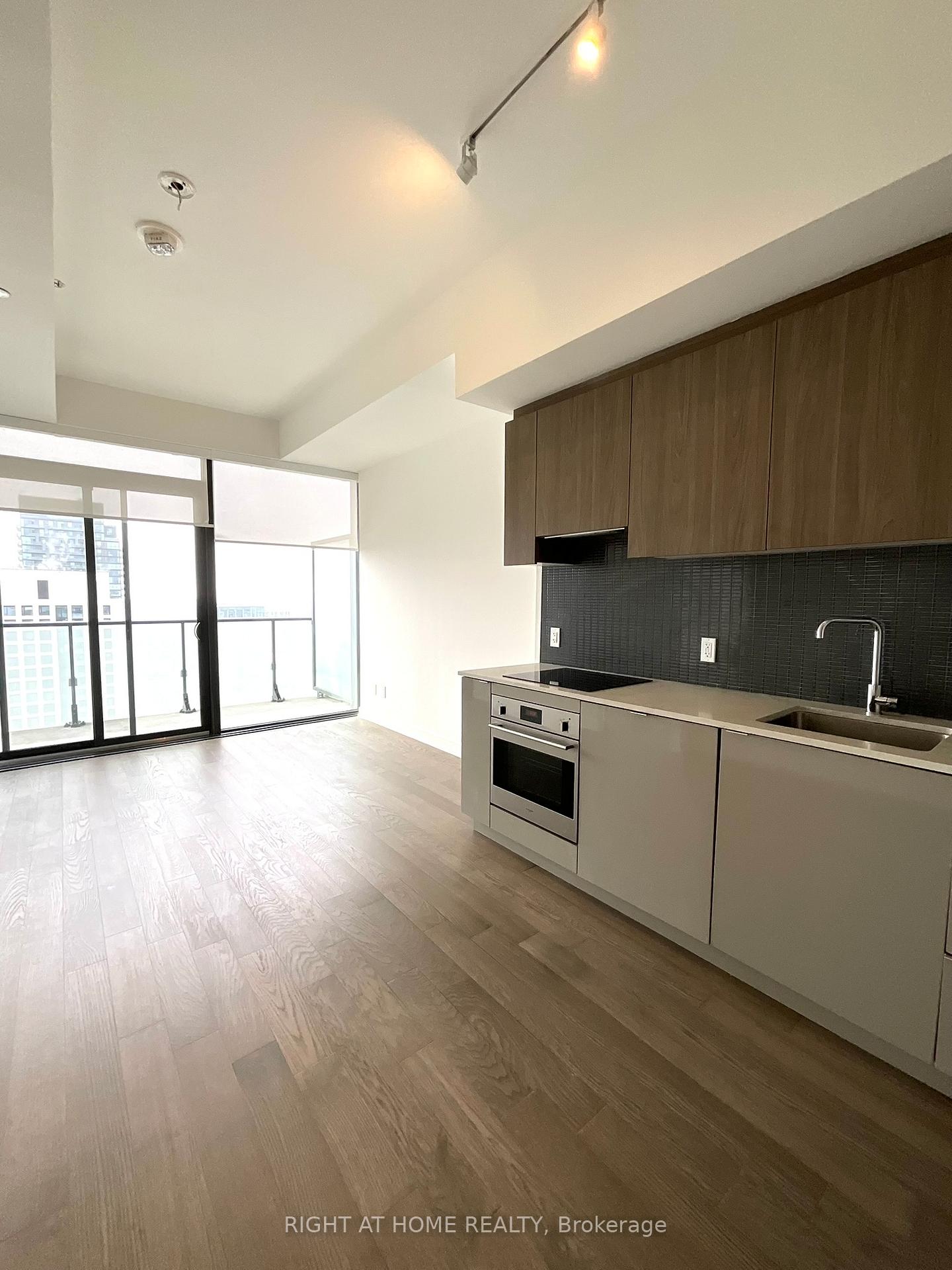 Photo 5 of Unit 4311, 161 Roehampton Avenue, Toronto, Mount Pleasant West — HOMEH