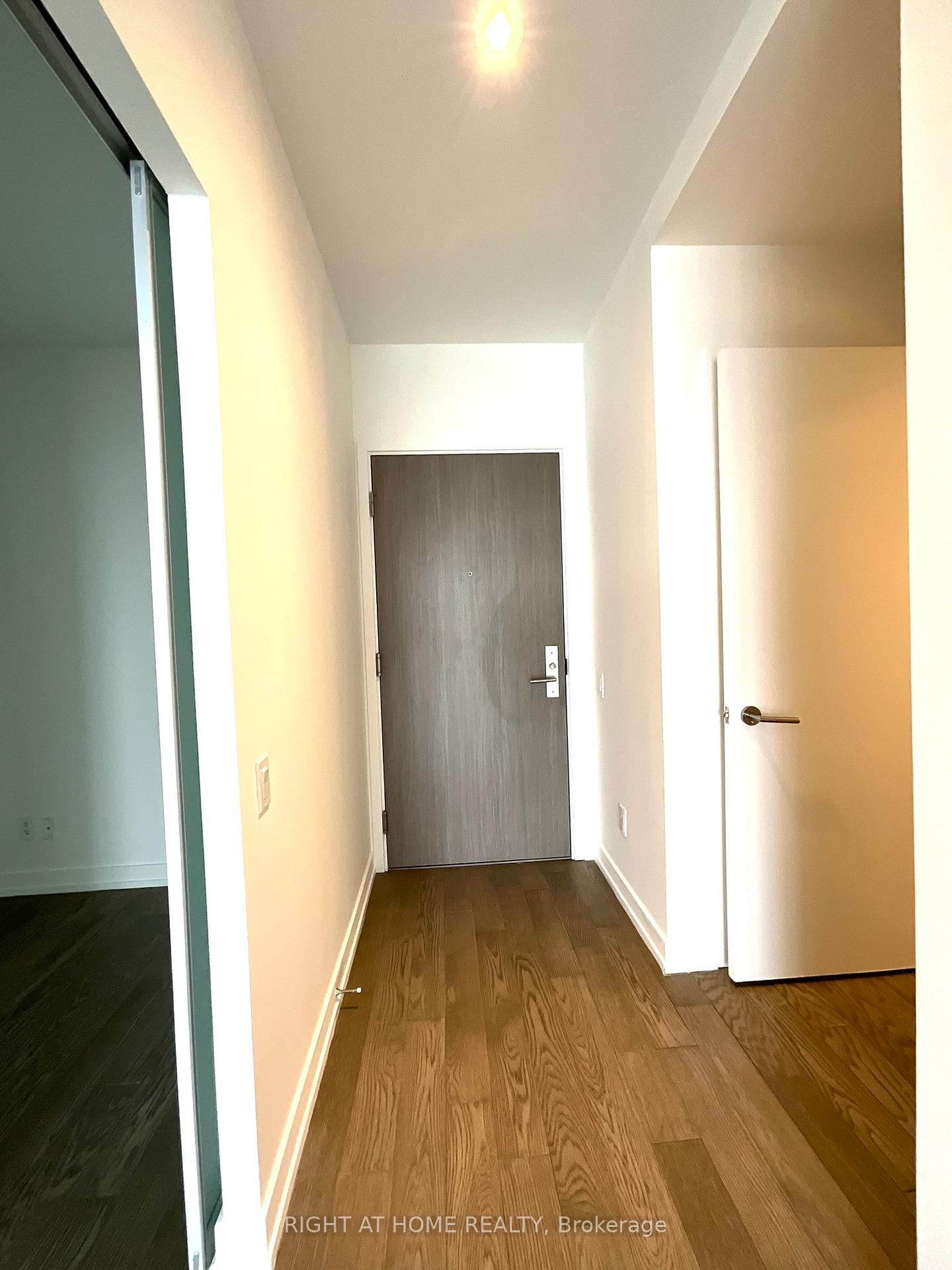Photo 9 of Unit 4311, 161 Roehampton Avenue, Toronto, Mount Pleasant West — HOMEH