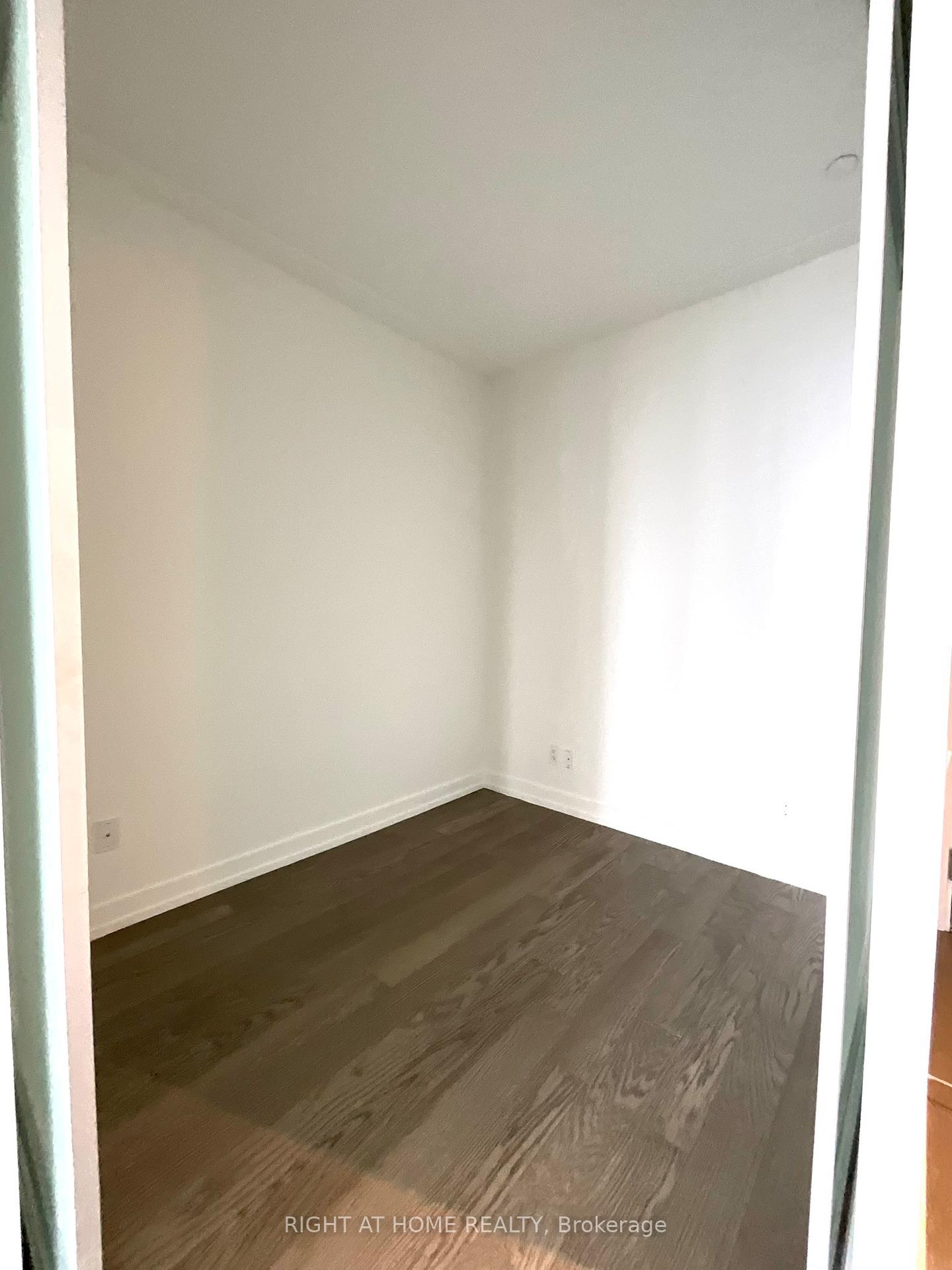 Photo 11 of Unit 4311, 161 Roehampton Avenue, Toronto, Mount Pleasant West — HOMEH