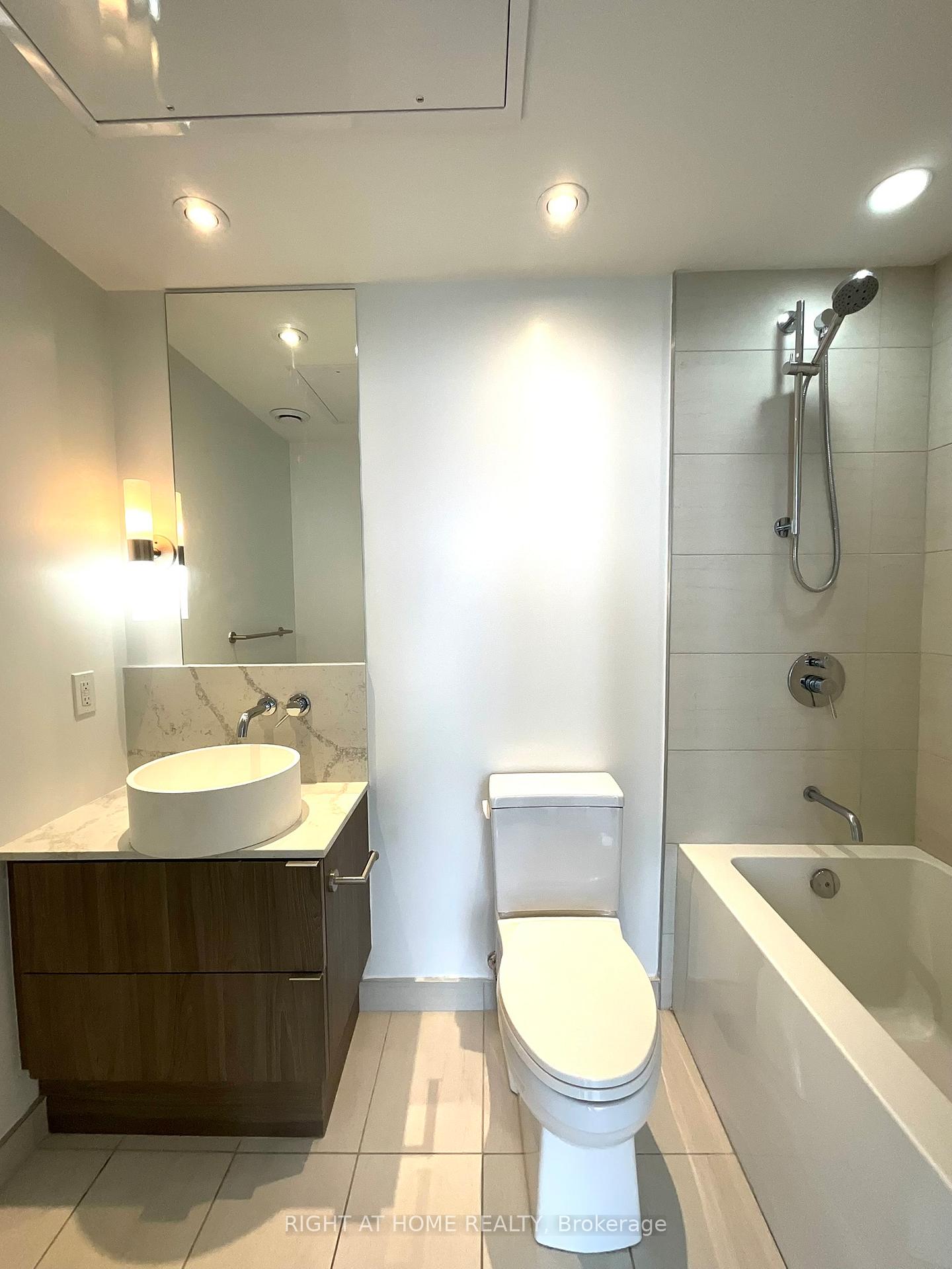 Photo 21 of Unit 4311, 161 Roehampton Avenue, Toronto, Mount Pleasant West — HOMEH