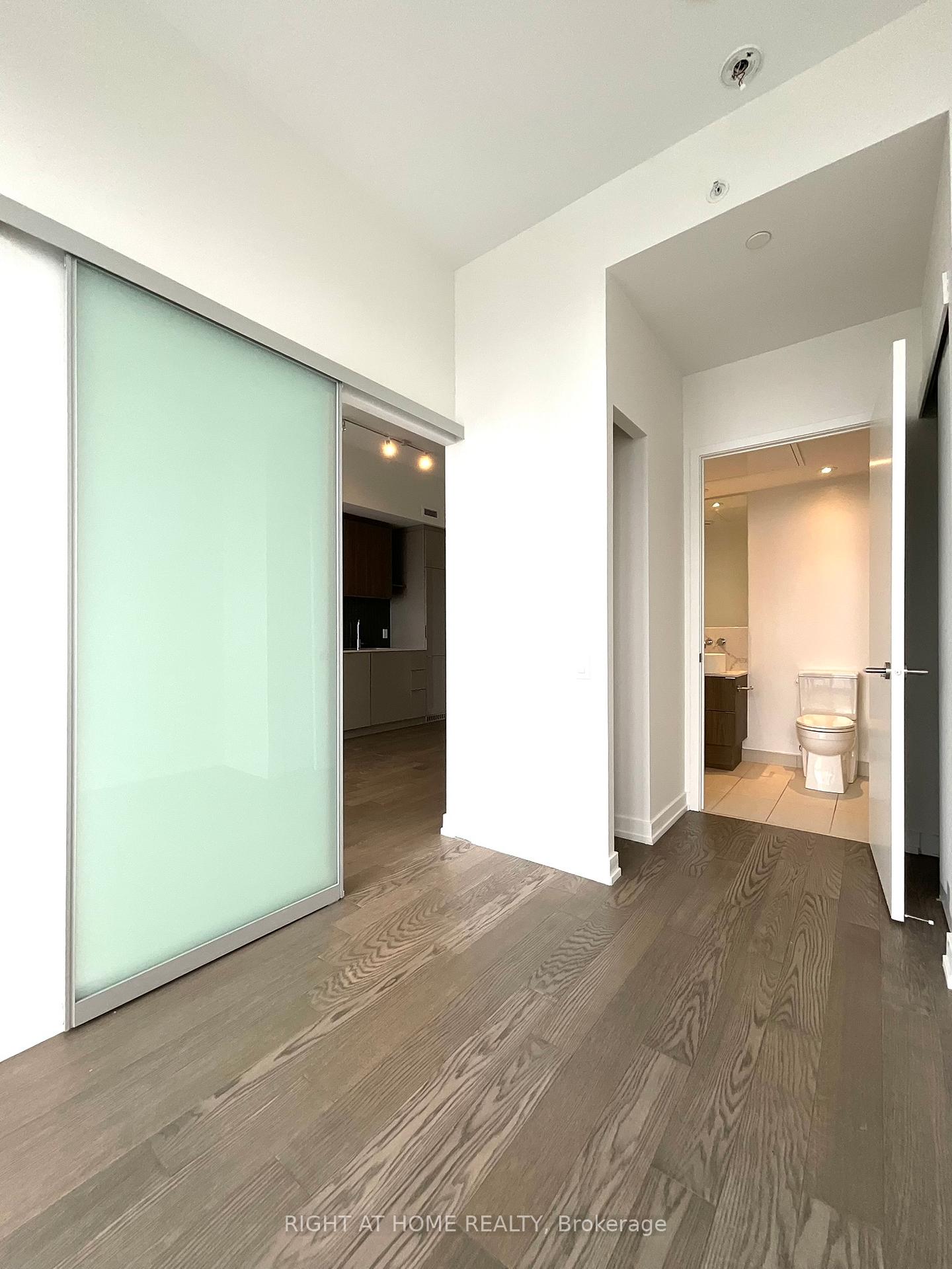 Photo 31 of Unit 4311, 161 Roehampton Avenue, Toronto, Mount Pleasant West — HOMEH