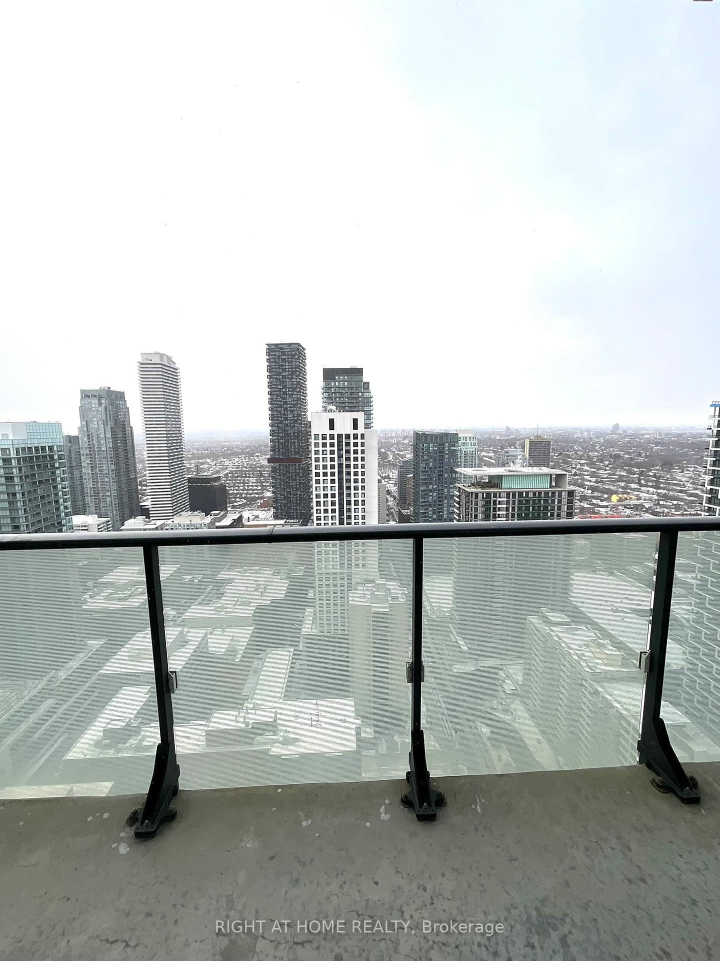Photo 43 of Unit 4311, 161 Roehampton Avenue, Toronto, Mount Pleasant West — HOMEH