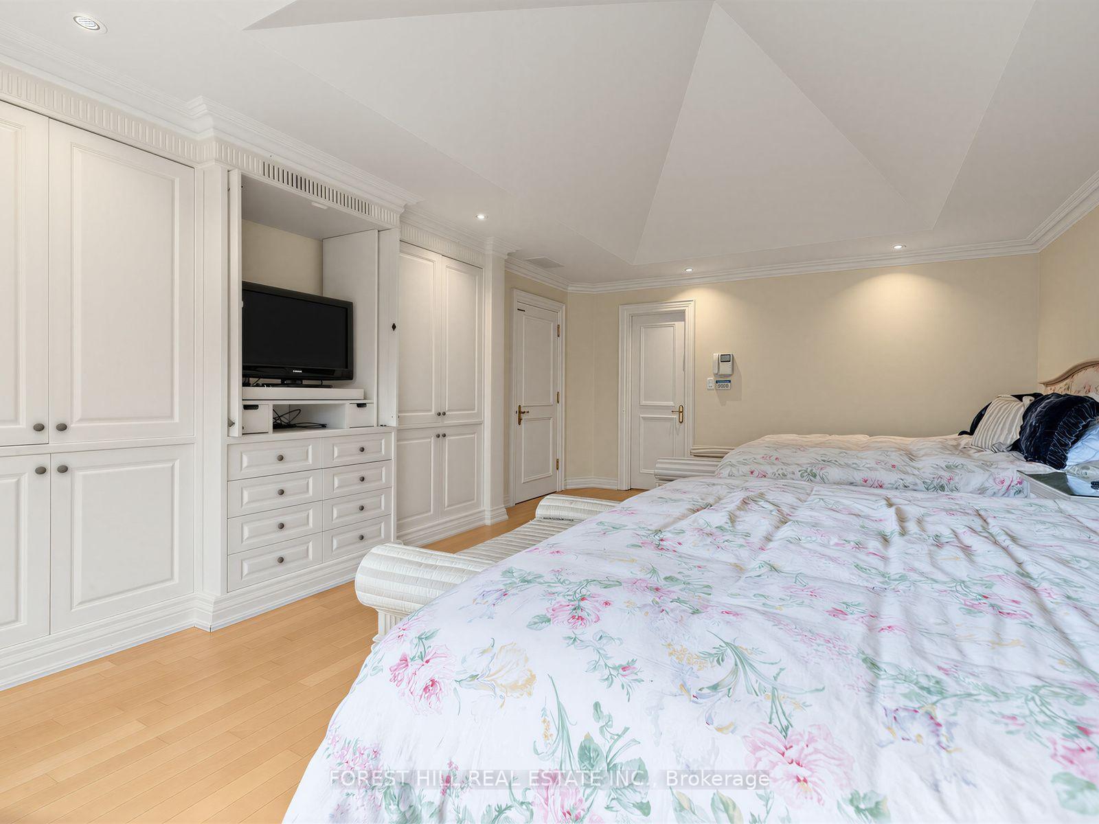 Photo 24 of 235 Hillhurst Boulevard, Toronto, Bedford Park-Nortown — HOMEH