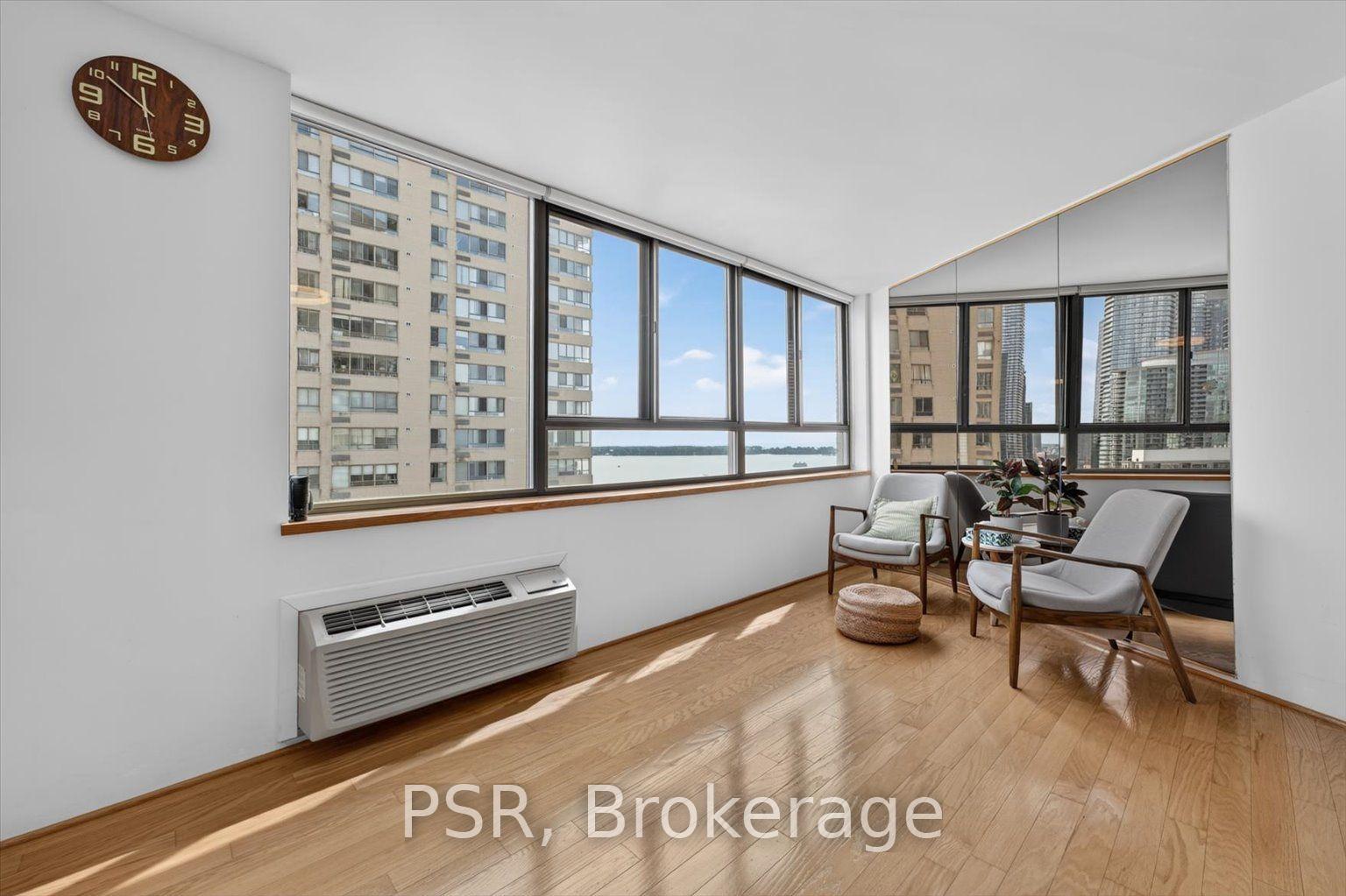 Photo 5 of Unit 2106, 270 Queens Quay W, Toronto, Waterfront Communities — HOMEH