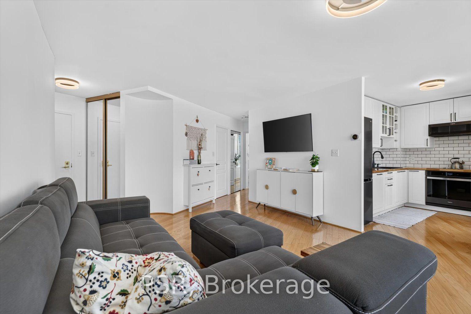 Photo 9 of Unit 2106, 270 Queens Quay W, Toronto, Waterfront Communities — HOMEH