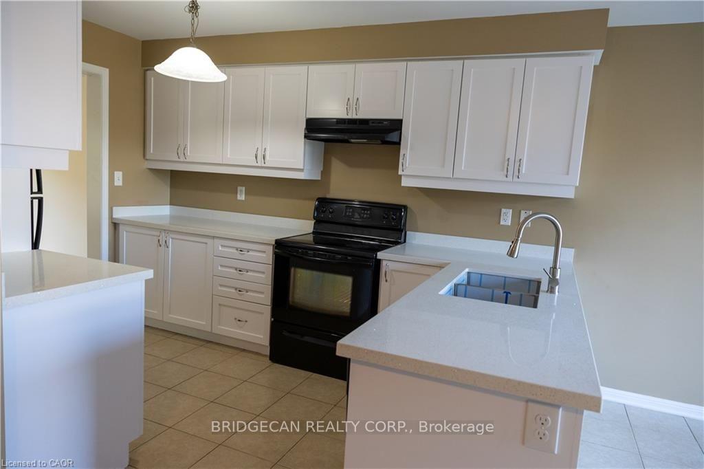 Photo 8 of 50 Emick Drive, Hamilton, Ancaster — HOMEH
