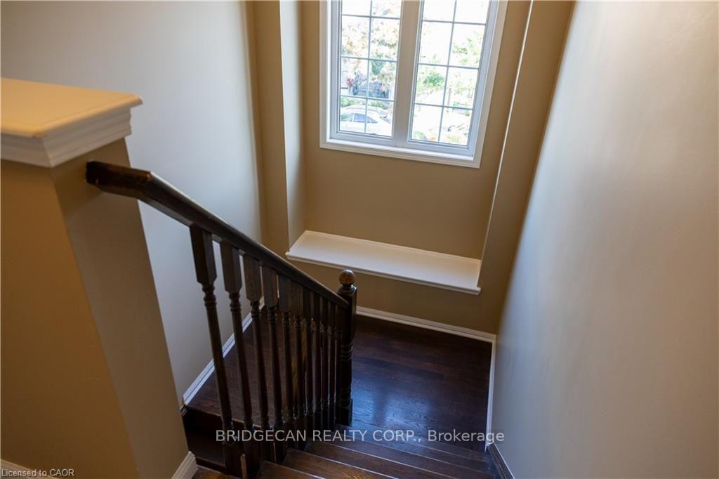 Photo 15 of 50 Emick Drive, Hamilton, Ancaster — HOMEH