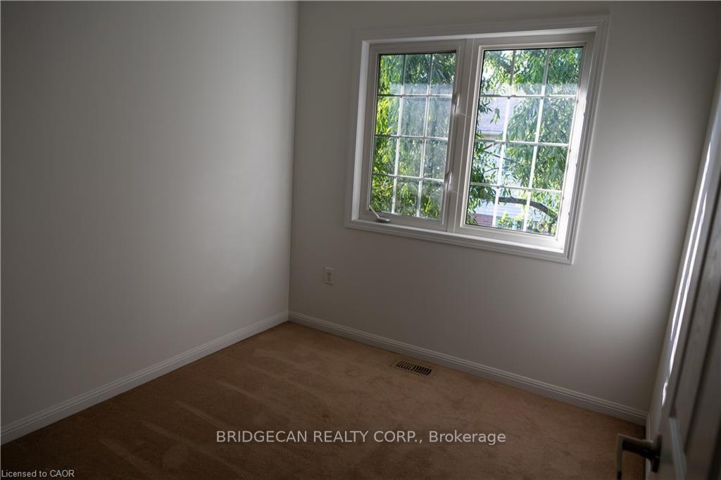 Photo 19 of 50 Emick Drive, Hamilton, Ancaster — HOMEH