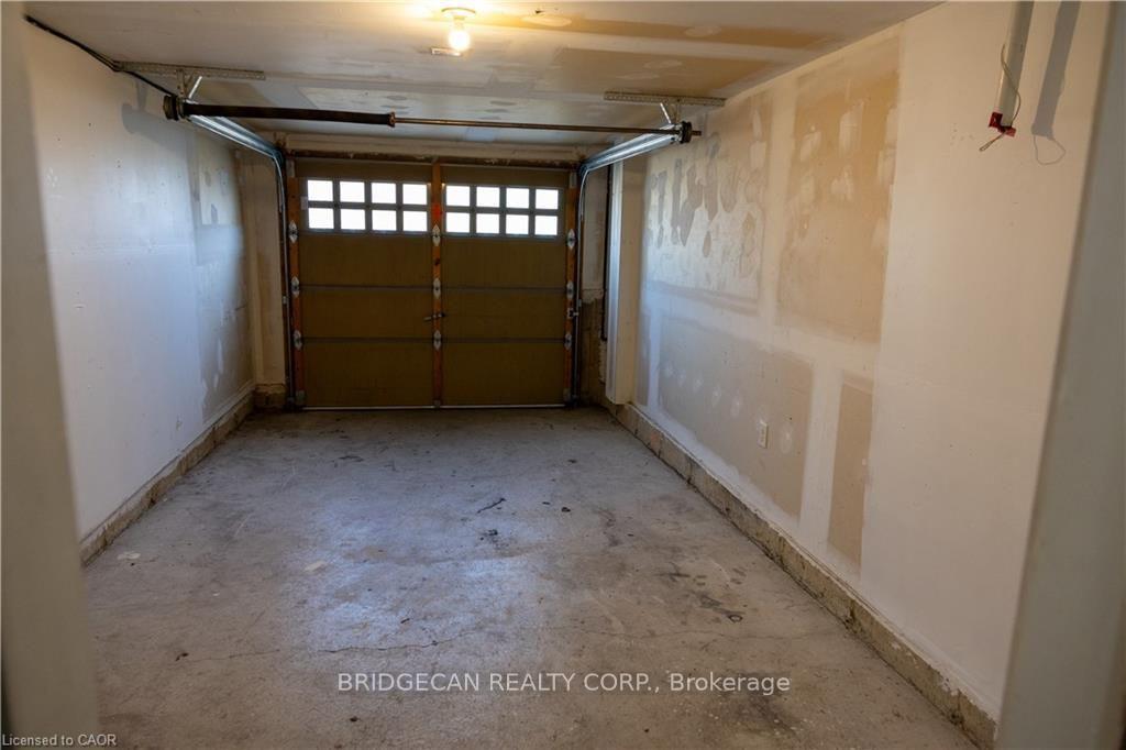 Photo 32 of 50 Emick Drive, Hamilton, Ancaster — HOMEH