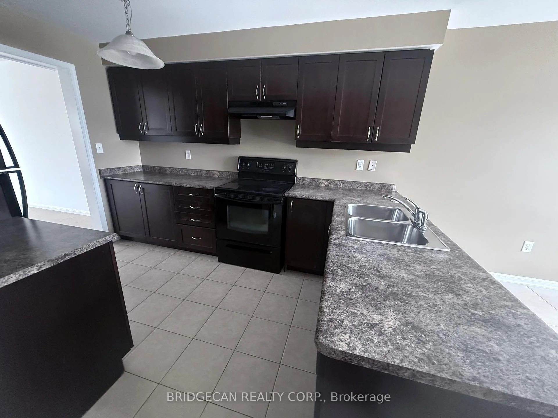Photo 11 of 50 Emick Drive, Hamilton, Ancaster — HOMEH
