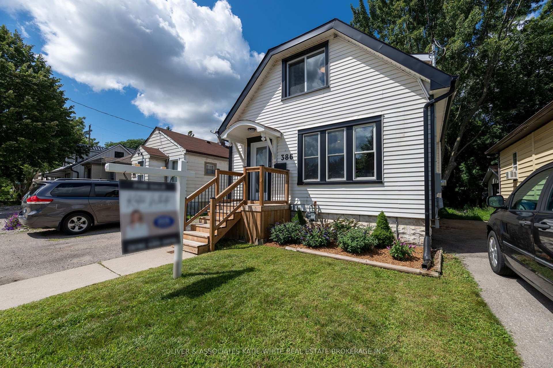 Front of 386 Mornington Avenue
