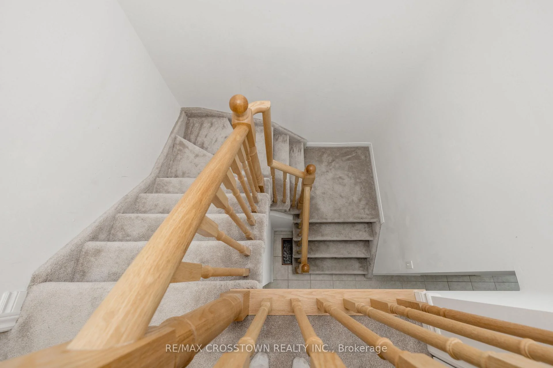 Photo 31 of Unit 2, 43 Madelaine Drive, Barrie, Painswick South — HOMEH