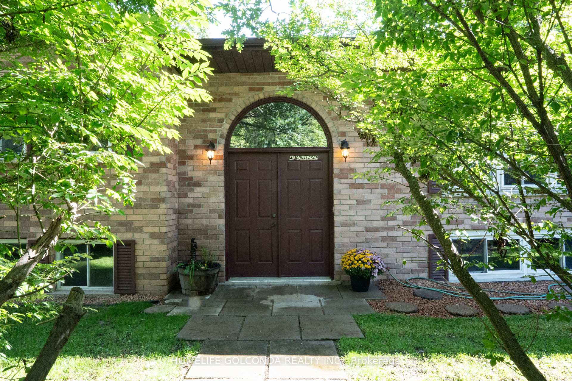 Photo 1 of 46 Donaldson Road, East Gwillimbury, Holland Landing — HOMEH