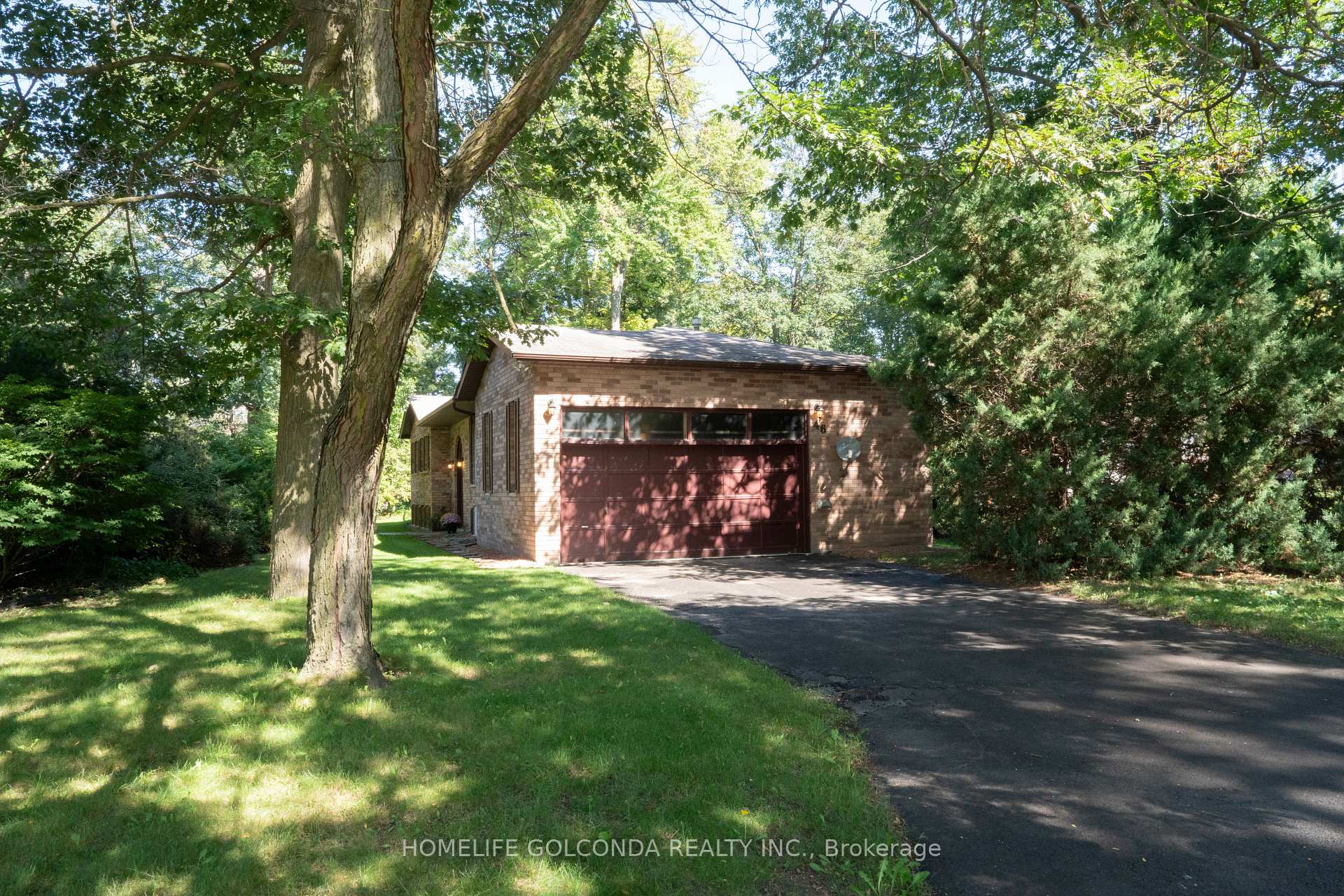 Photo 2 of 46 Donaldson Road, East Gwillimbury, Holland Landing — HOMEH