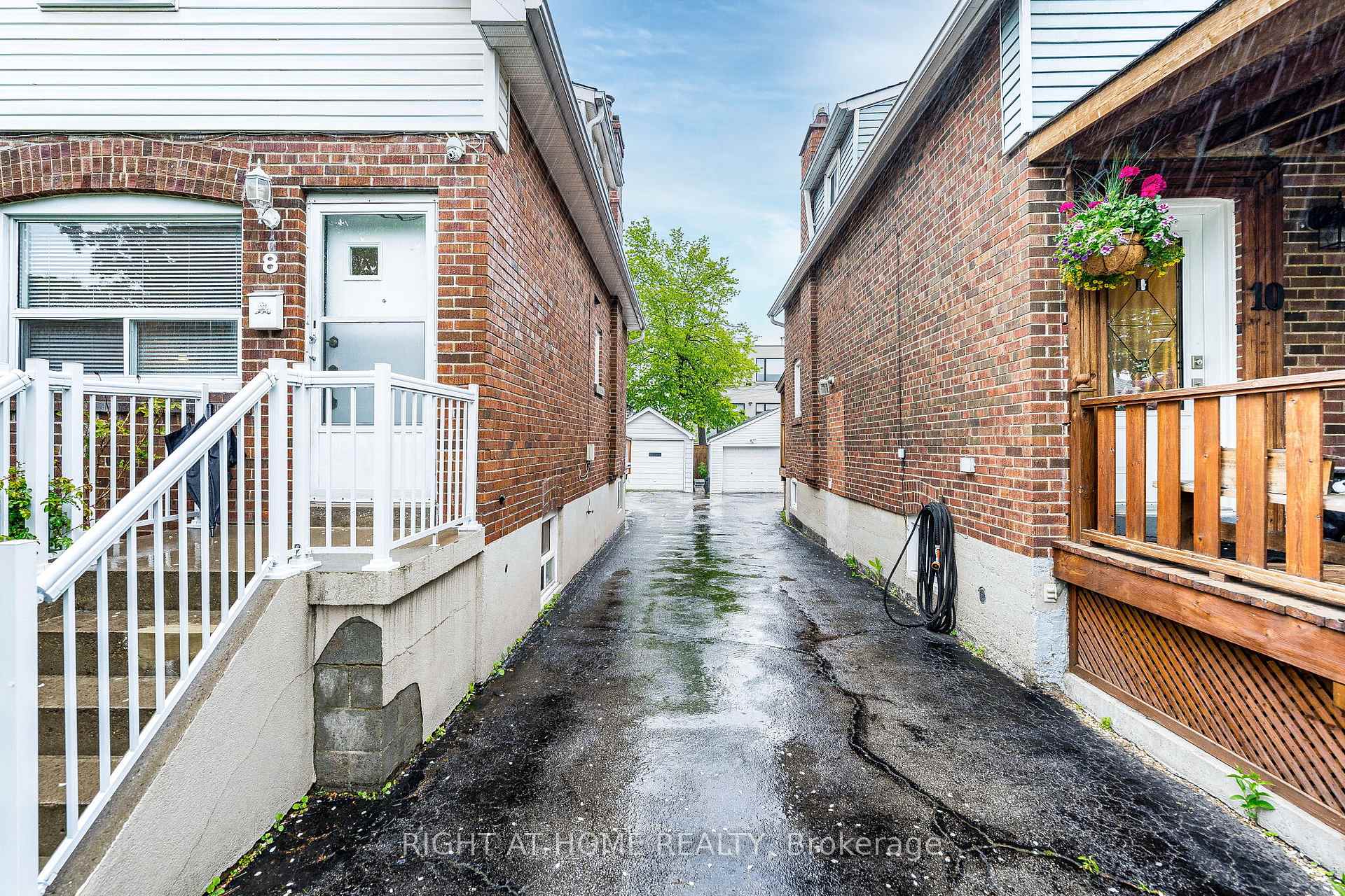 Photo 5 of 8 Savoy Avenue, Toronto, Woodbine-Lumsden — HOMEH