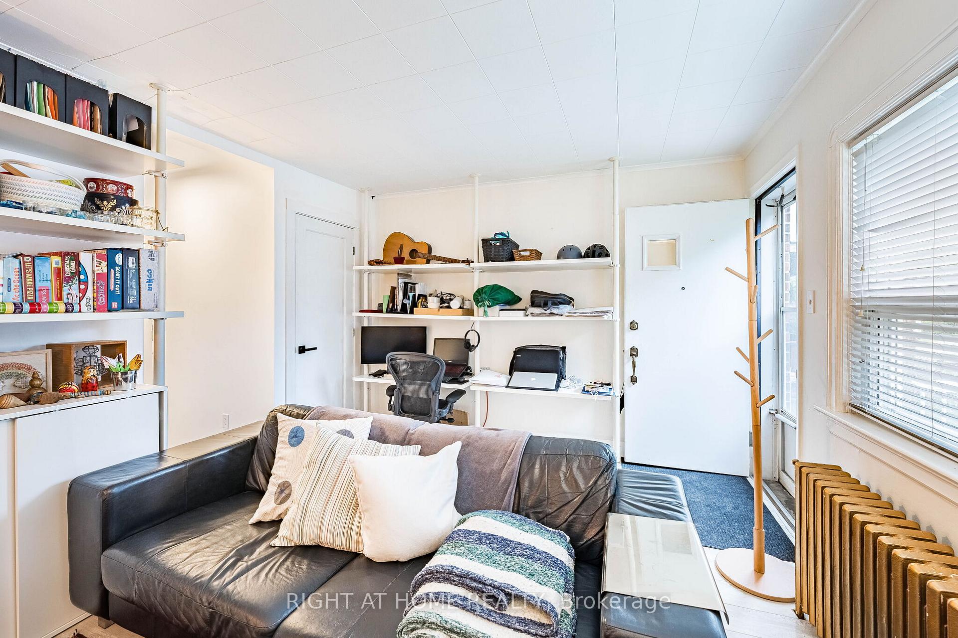 Photo 9 of 8 Savoy Avenue, Toronto, Woodbine-Lumsden — HOMEH