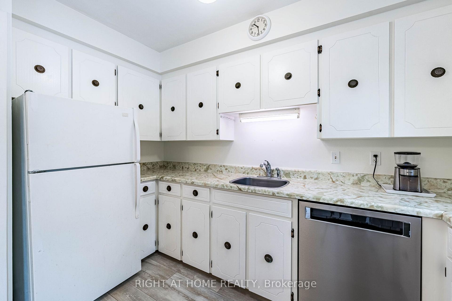 Photo 14 of 8 Savoy Avenue, Toronto, Woodbine-Lumsden — HOMEH