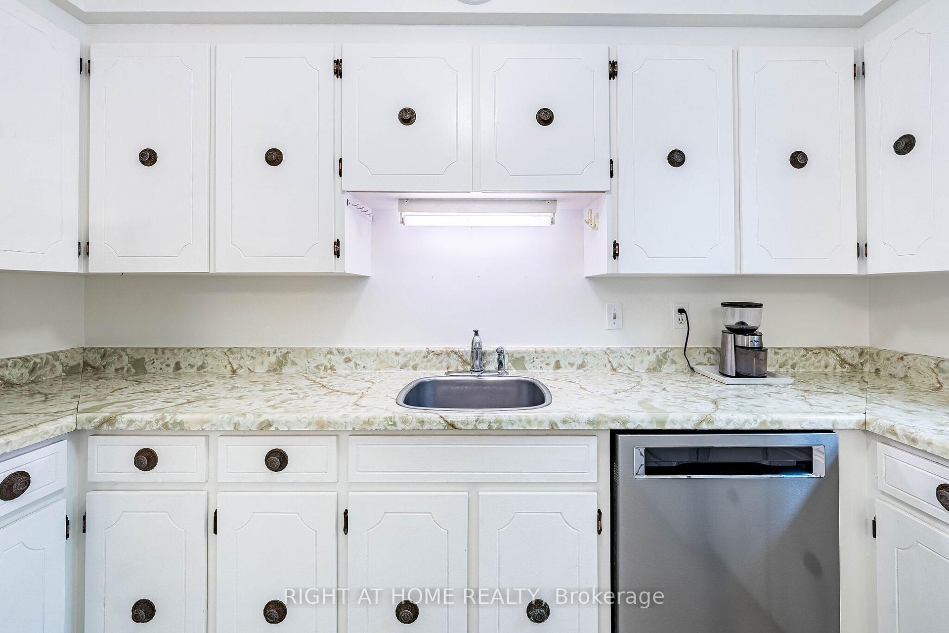 Photo 16 of 8 Savoy Avenue, Toronto, Woodbine-Lumsden — HOMEH