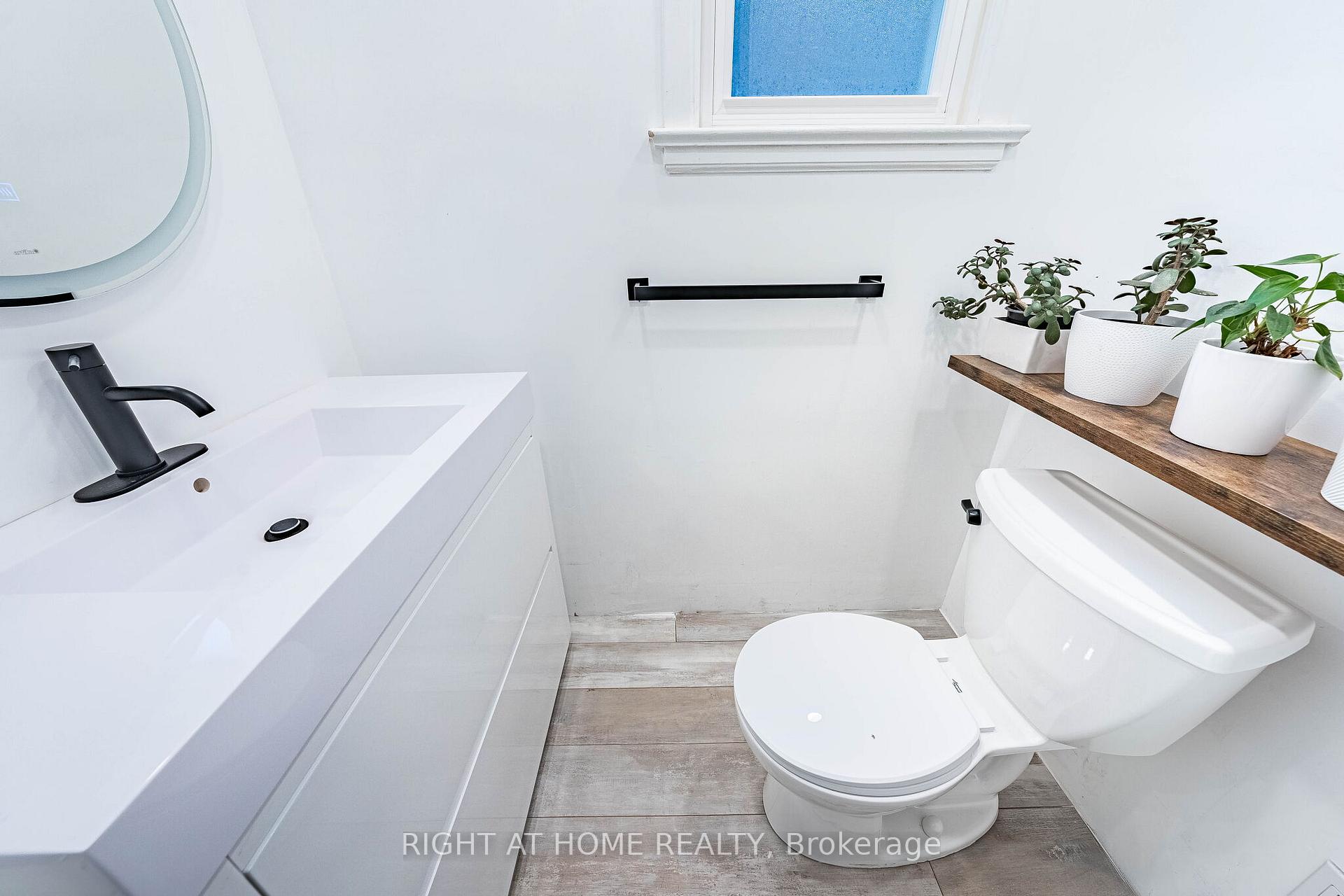 Photo 23 of 8 Savoy Avenue, Toronto, Woodbine-Lumsden — HOMEH