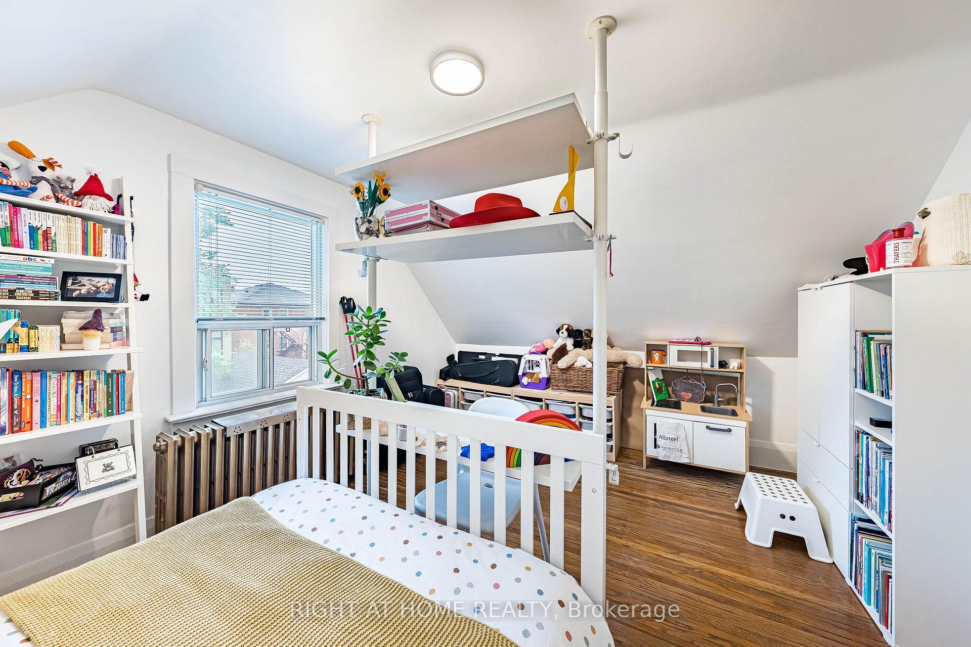 Photo 33 of 8 Savoy Avenue, Toronto, Woodbine-Lumsden — HOMEH
