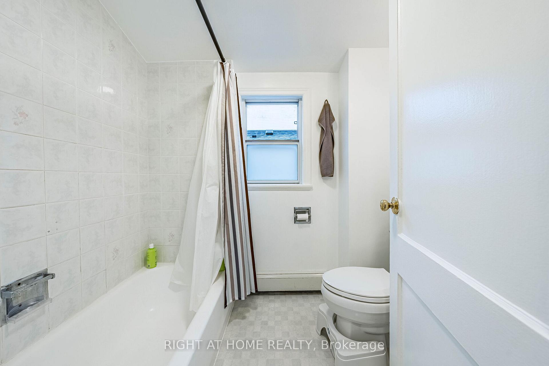 Photo 34 of 8 Savoy Avenue, Toronto, Woodbine-Lumsden — HOMEH