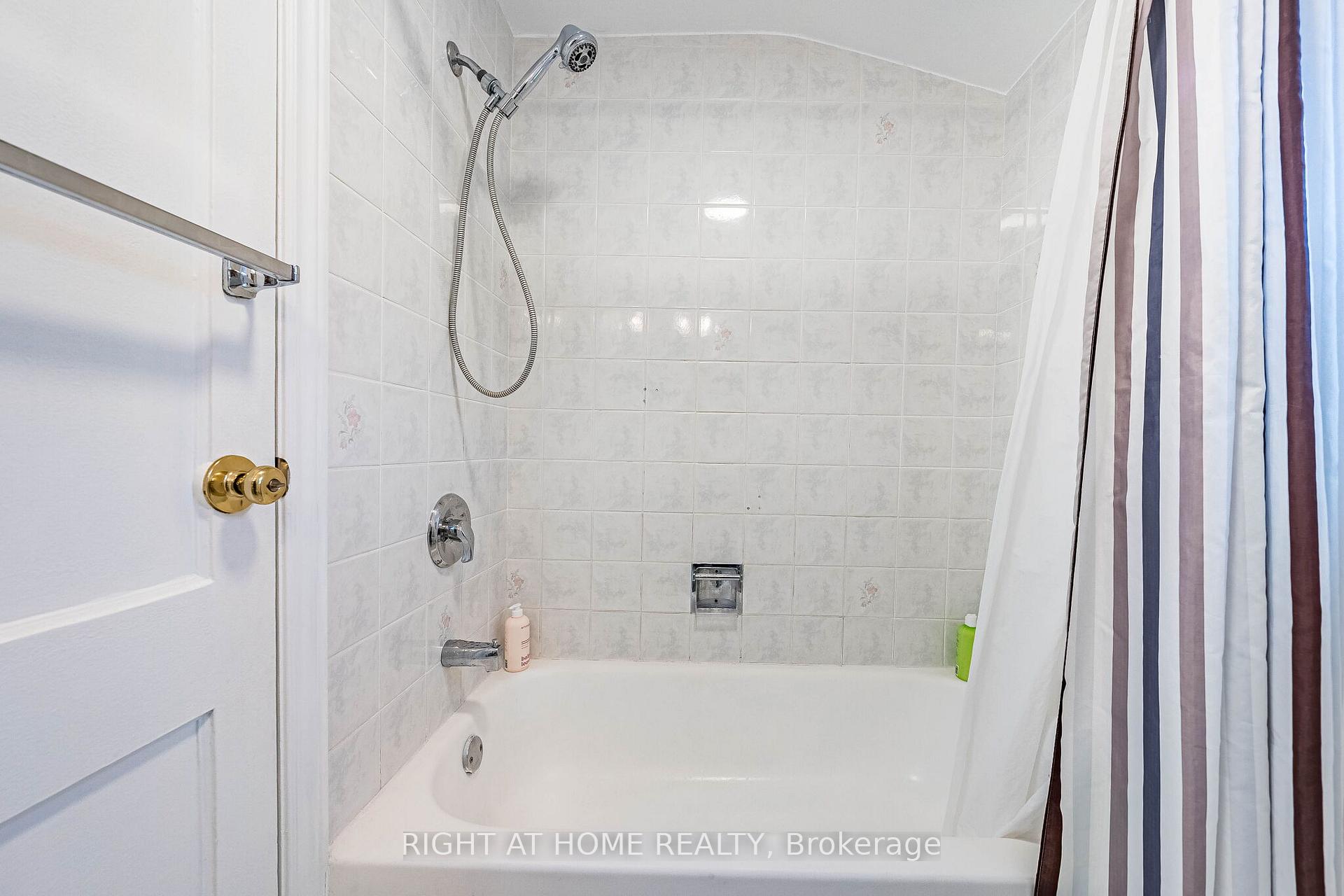 Photo 36 of 8 Savoy Avenue, Toronto, Woodbine-Lumsden — HOMEH