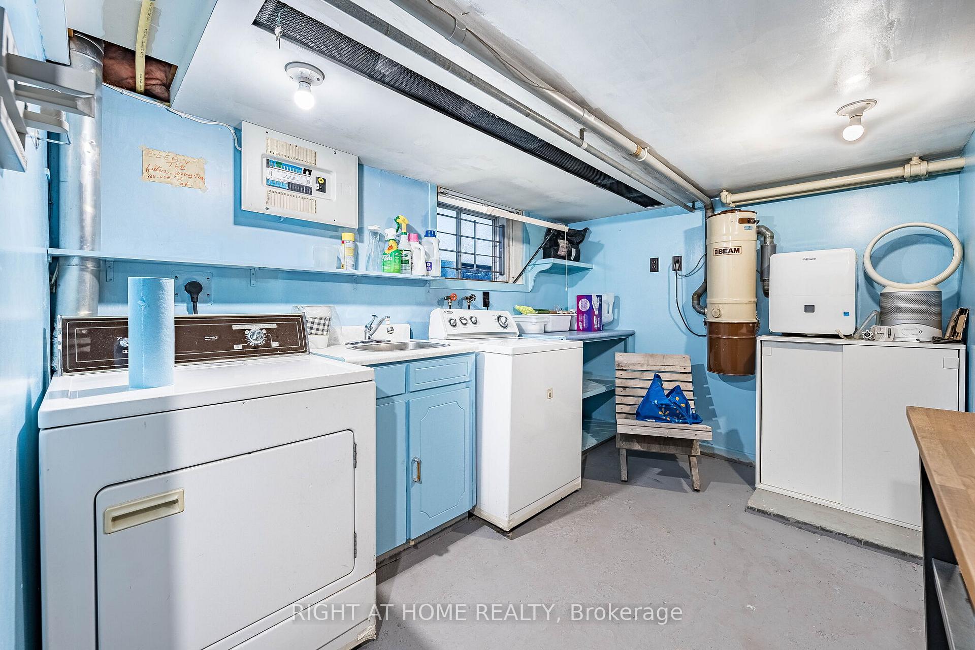 Photo 37 of 8 Savoy Avenue, Toronto, Woodbine-Lumsden — HOMEH