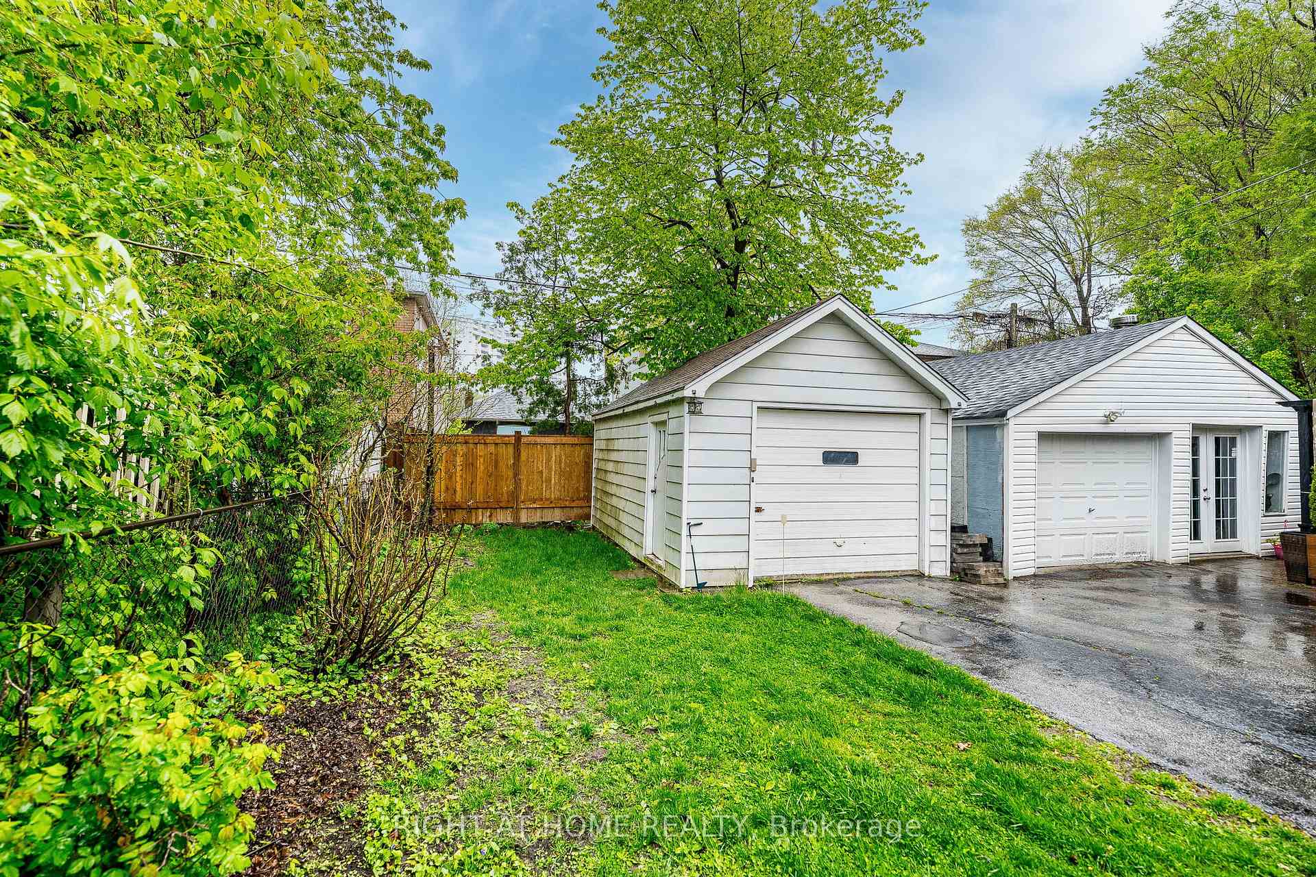 Photo 39 of 8 Savoy Avenue, Toronto, Woodbine-Lumsden — HOMEH