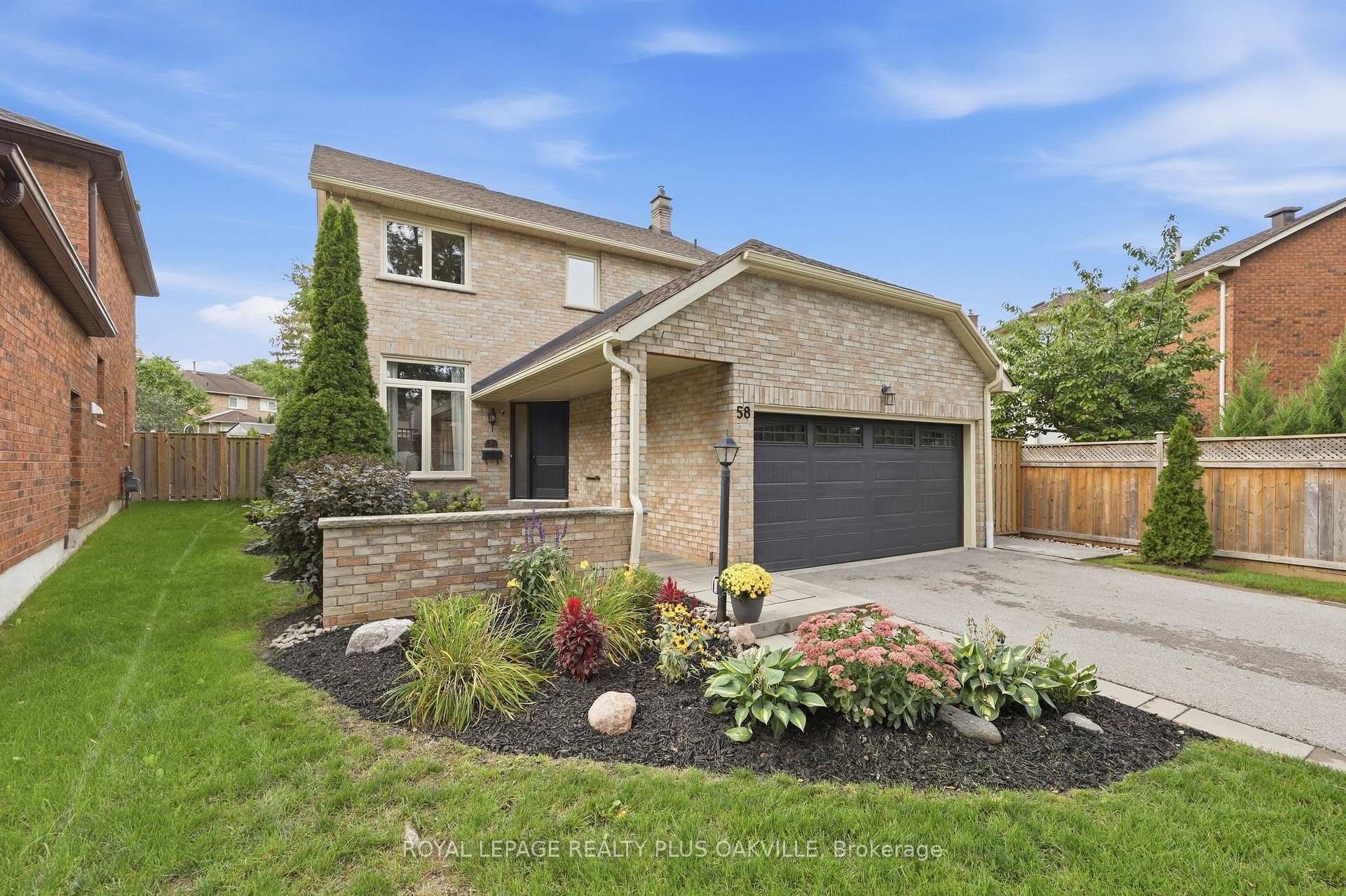 Photo 7 of 58 McLeod Drive, Aurora, Aurora Heights — HOMEH