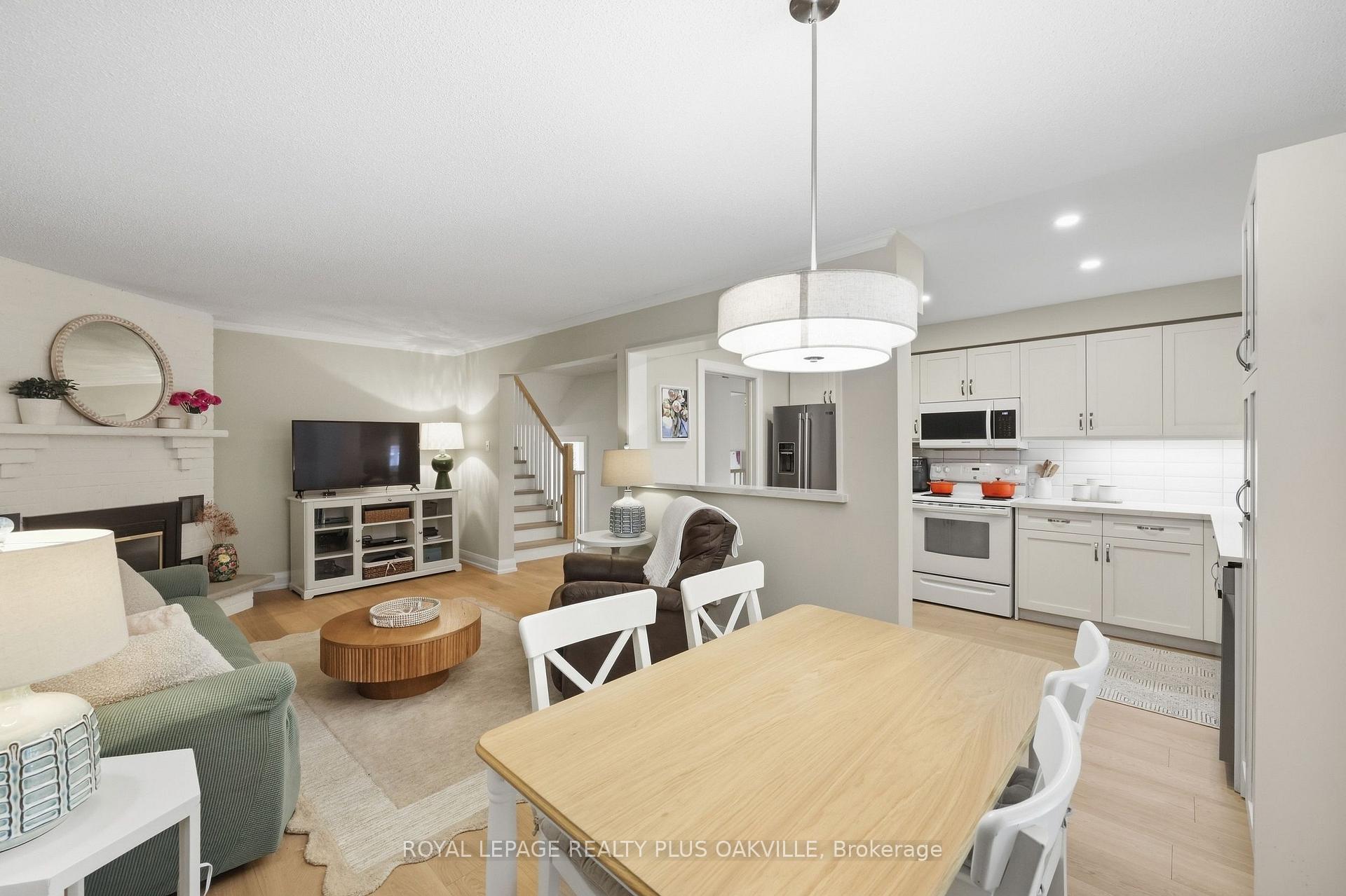 Photo 19 of 58 McLeod Drive, Aurora, Aurora Heights — HOMEH