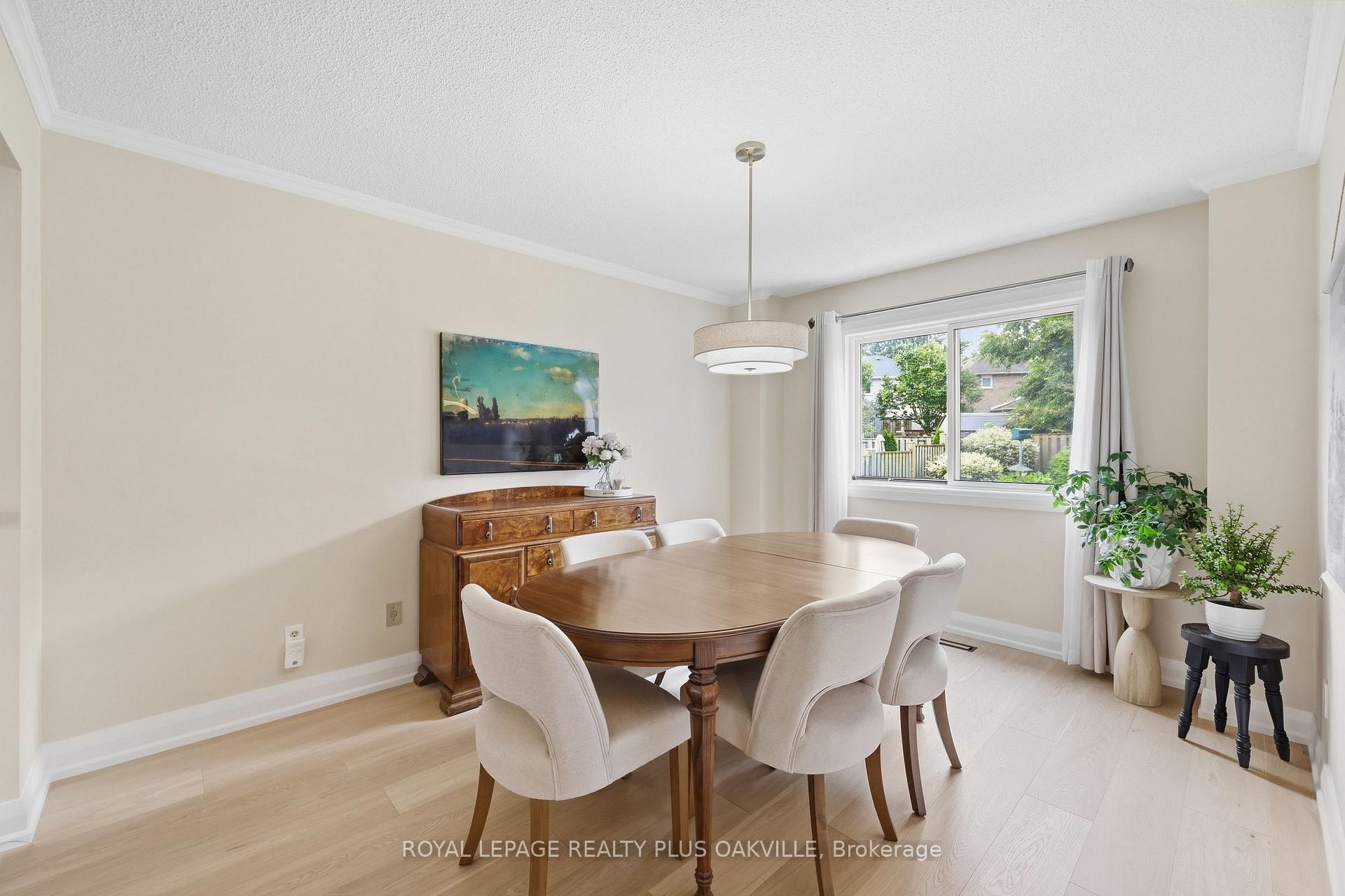 Photo 20 of 58 McLeod Drive, Aurora, Aurora Heights — HOMEH
