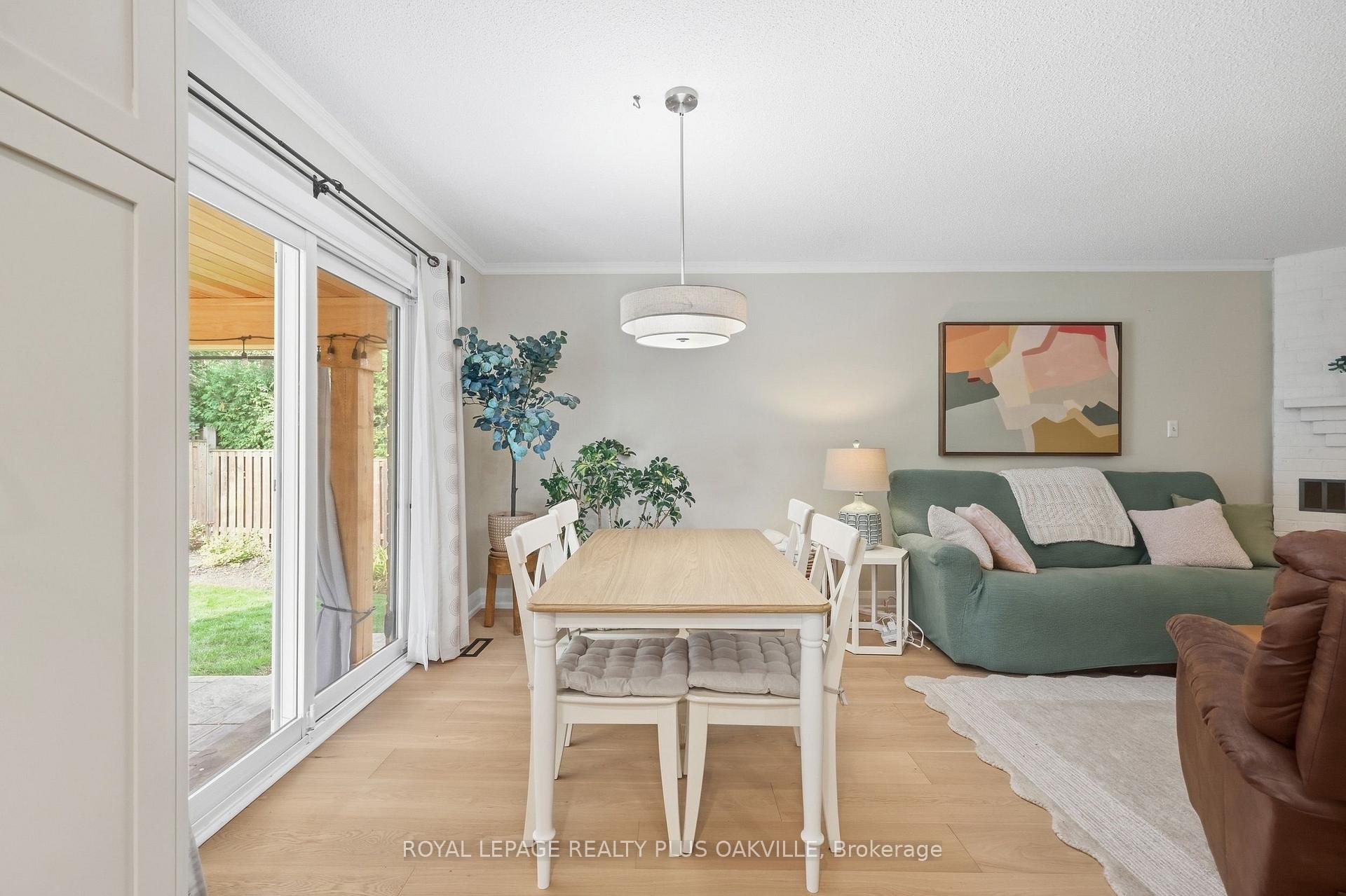 Photo 22 of 58 McLeod Drive, Aurora, Aurora Heights — HOMEH