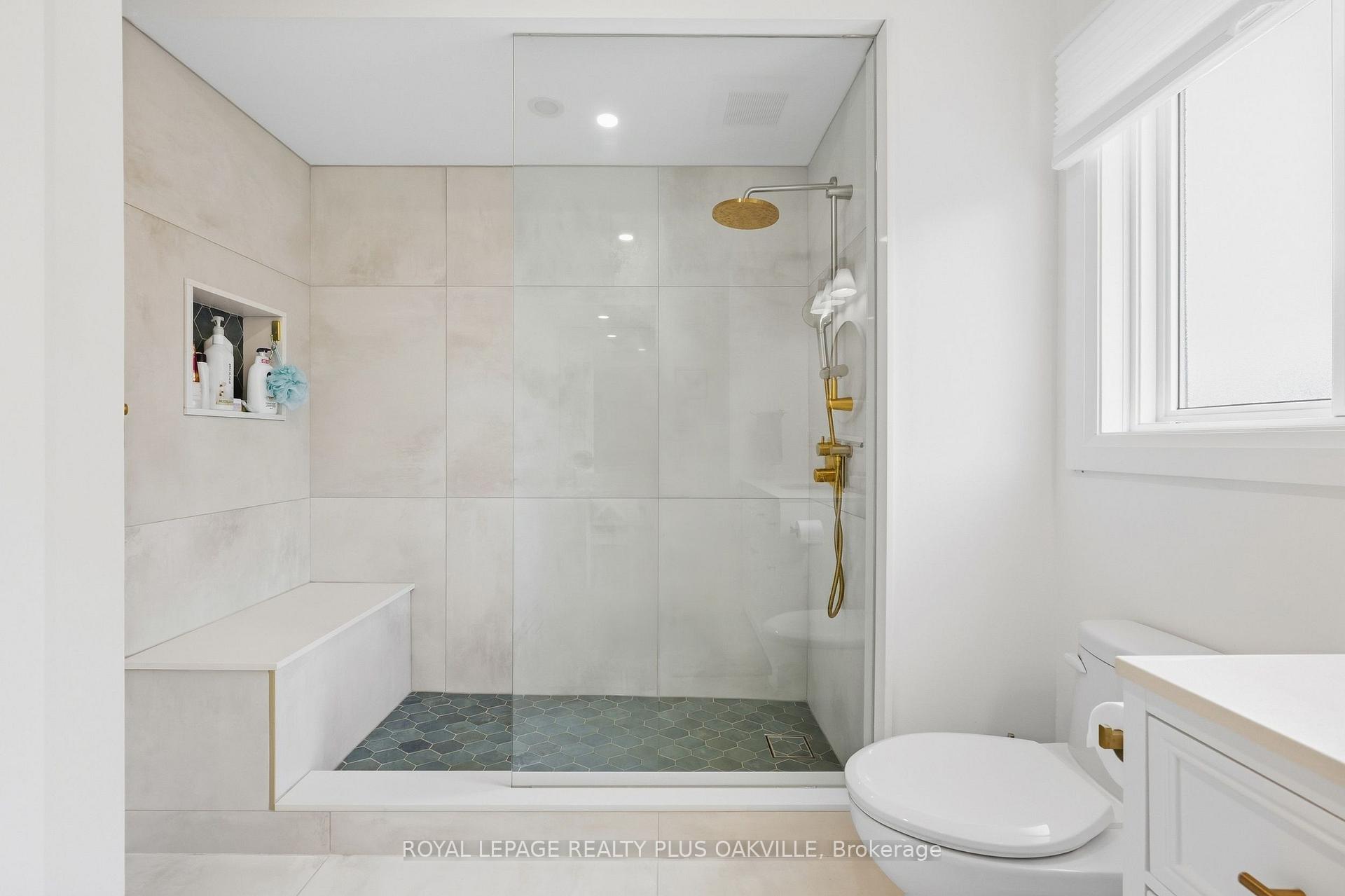 Photo 32 of 58 McLeod Drive, Aurora, Aurora Heights — HOMEH